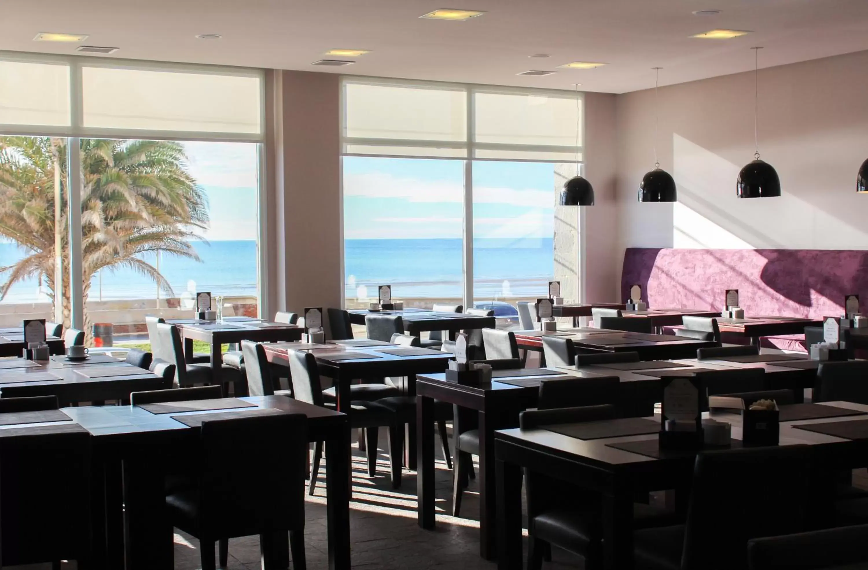 Restaurant/Places to Eat in Dazzler by Wyndham Puerto Madryn