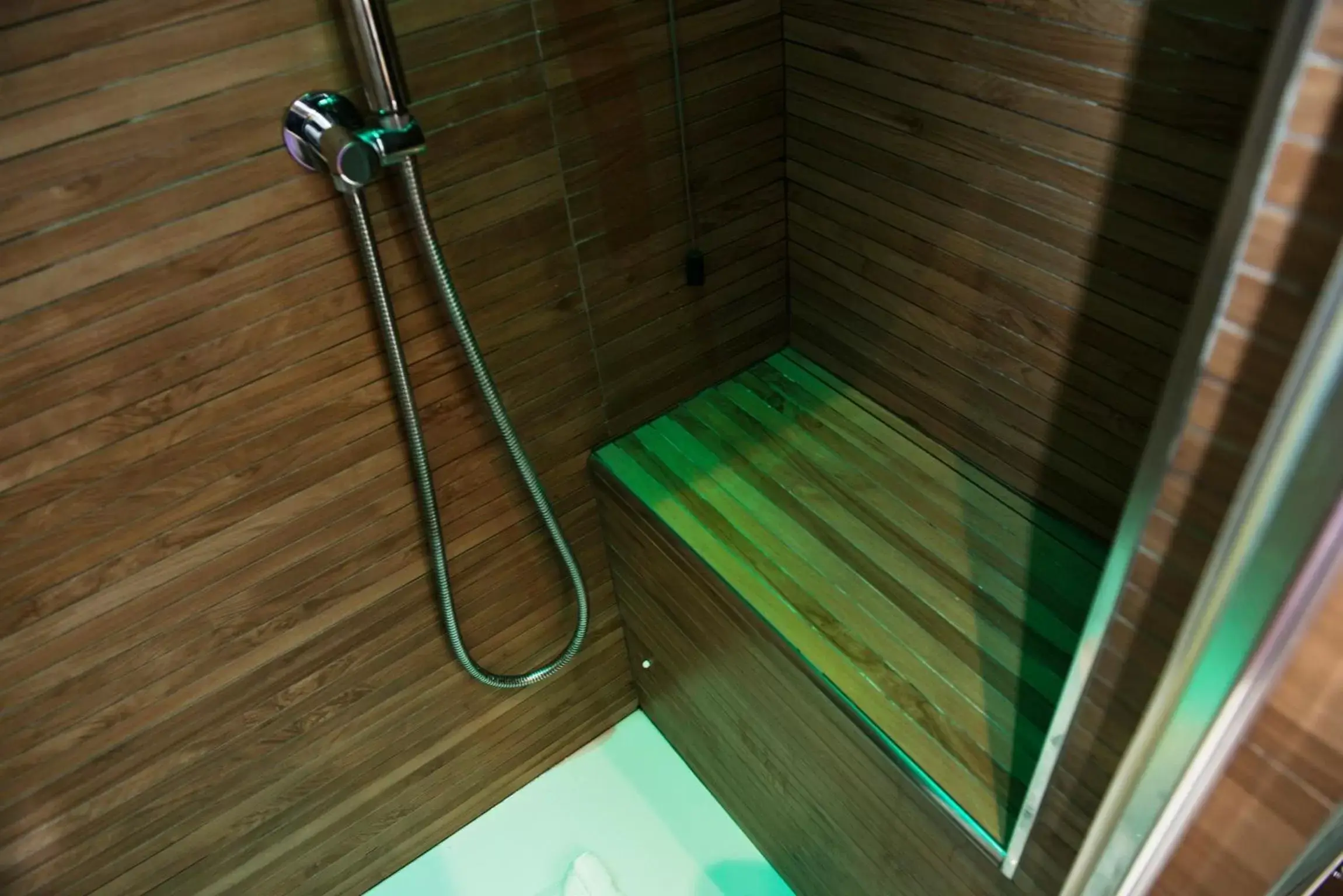 Shower, Bathroom in Relais Forus Inn
