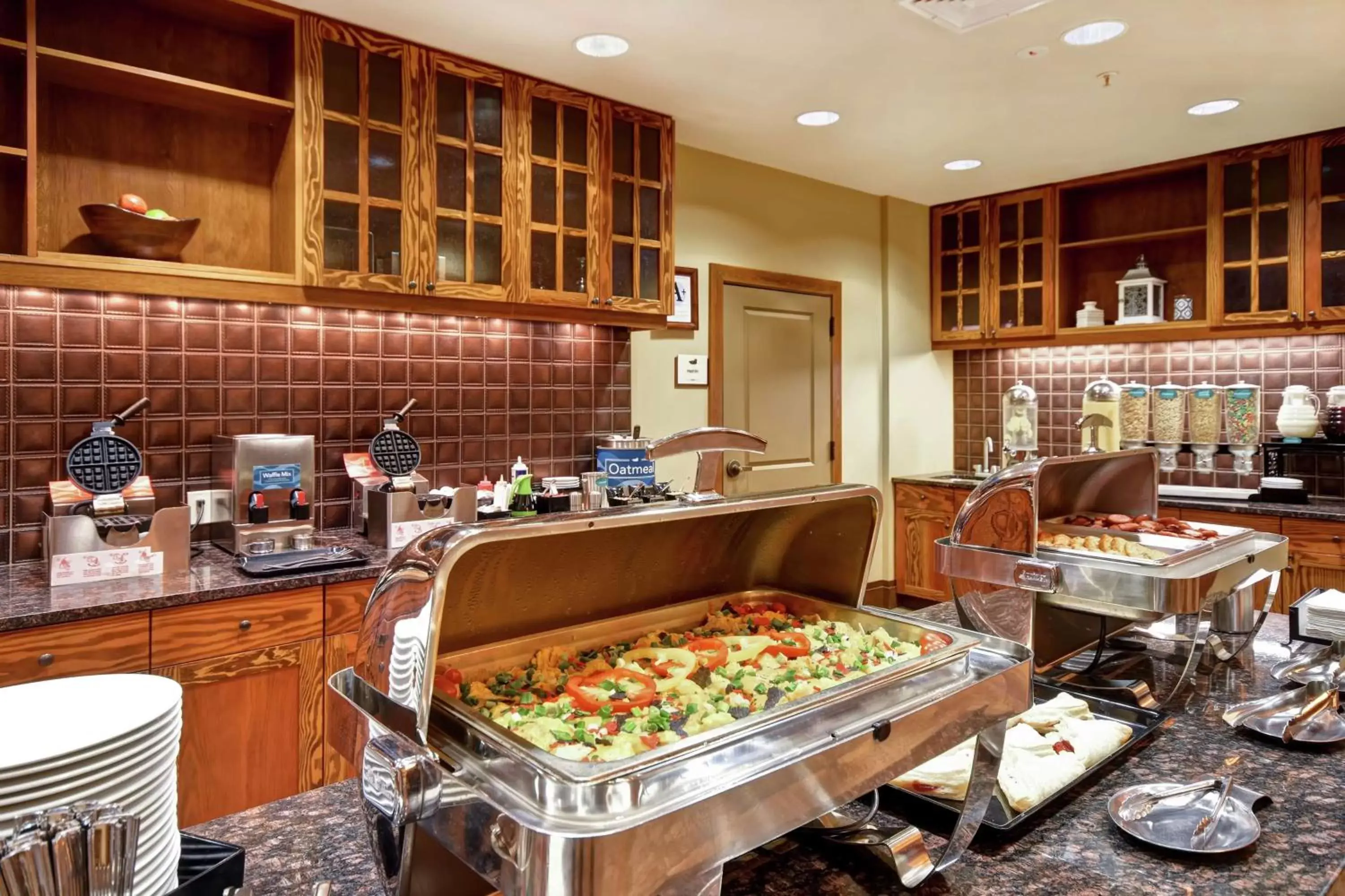 Dining area in Homewood Suites by Hilton Kalispell