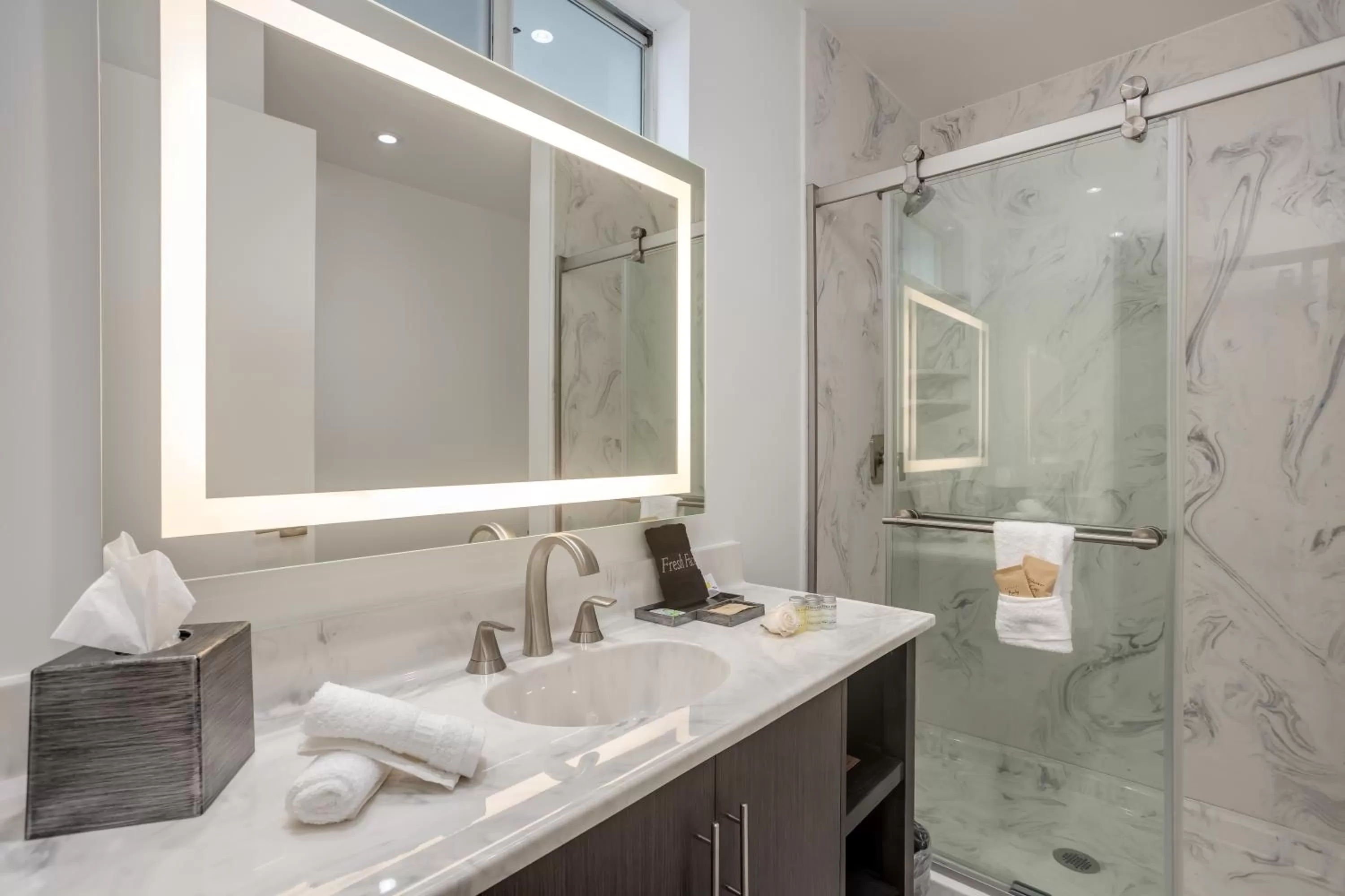 Bathroom in Harbor View Inn