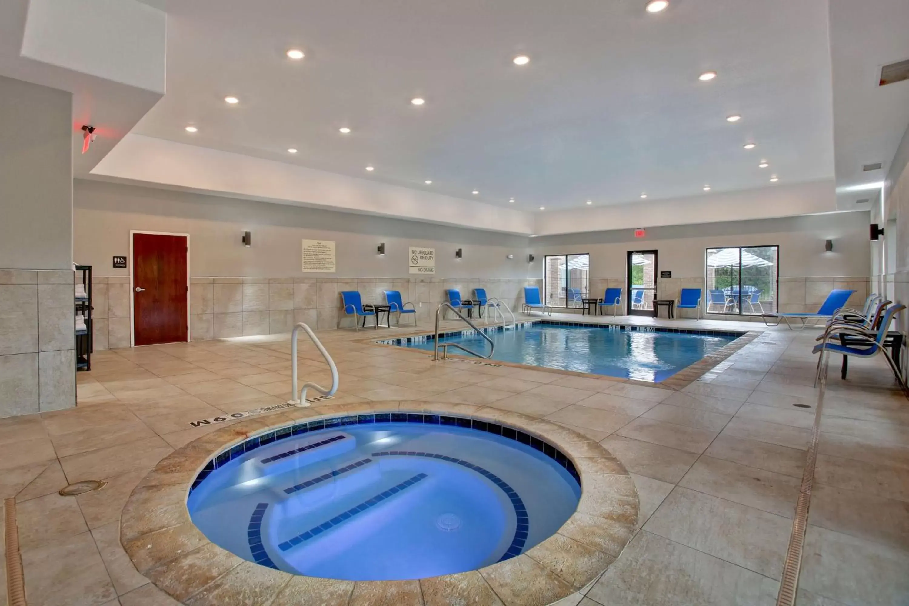 Pool view, Swimming Pool in Hampton Inn & Suites Dallas-DeSoto