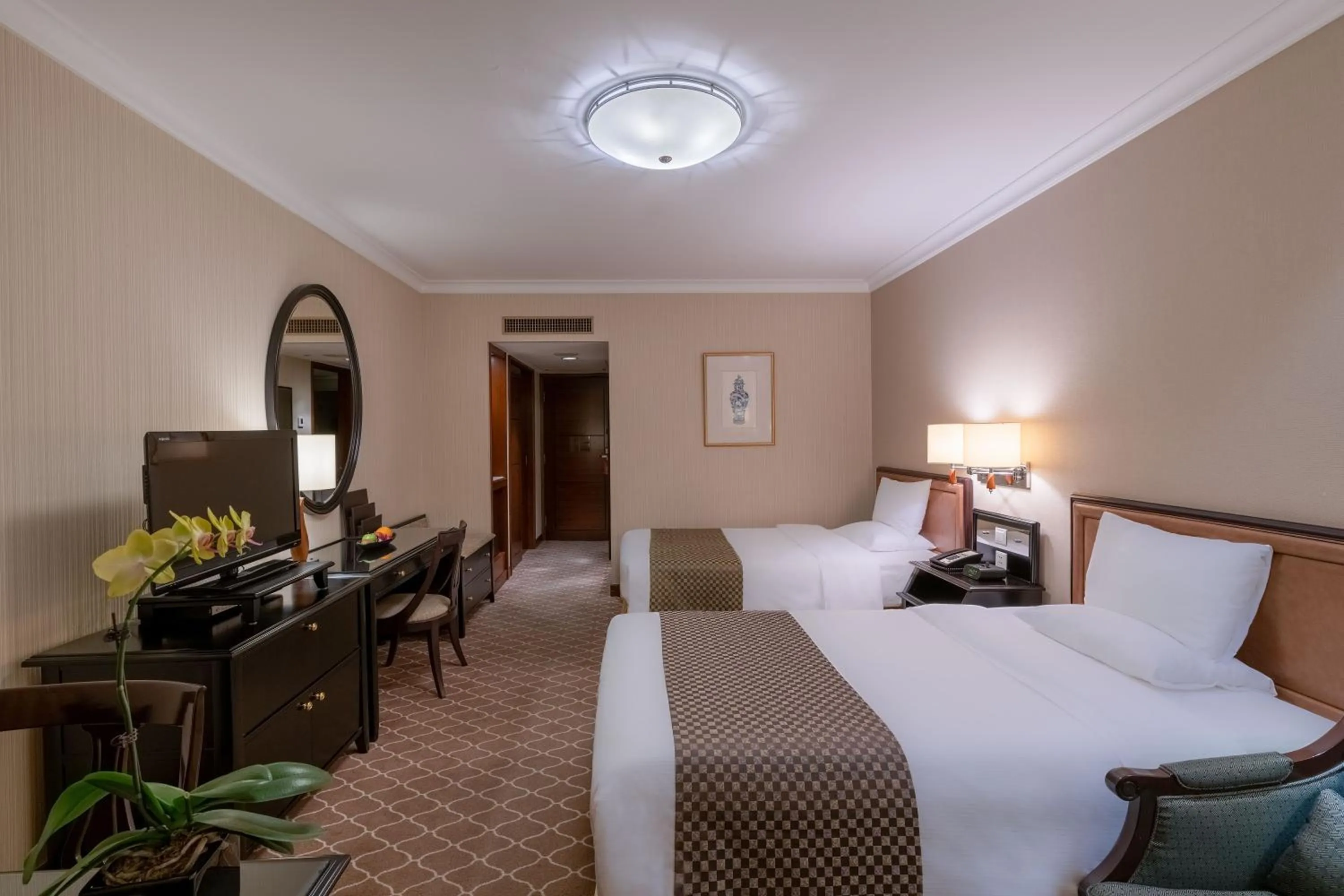 Photo of the whole room, Bed in Okura Garden Hotel Shanghai