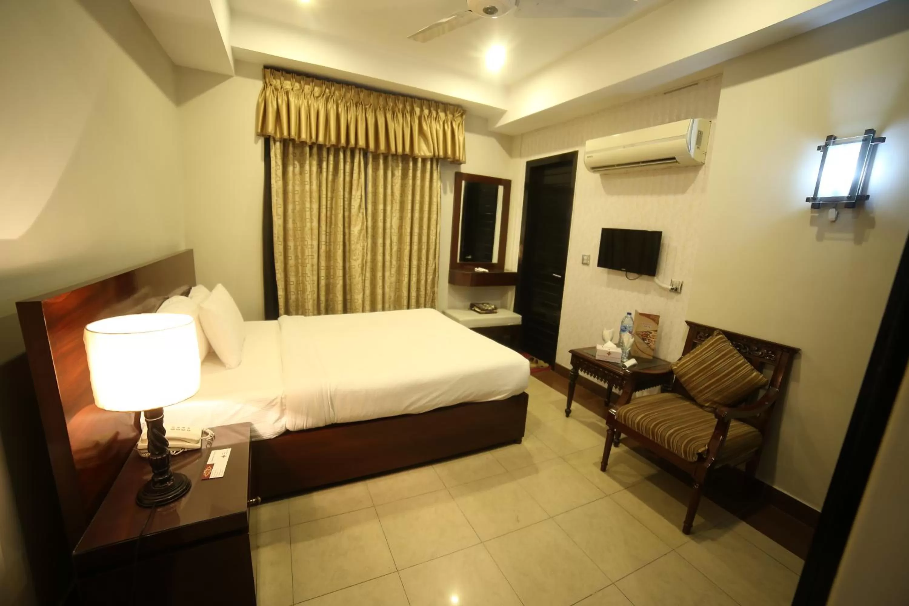 Bedroom in Hotel Multan Continental