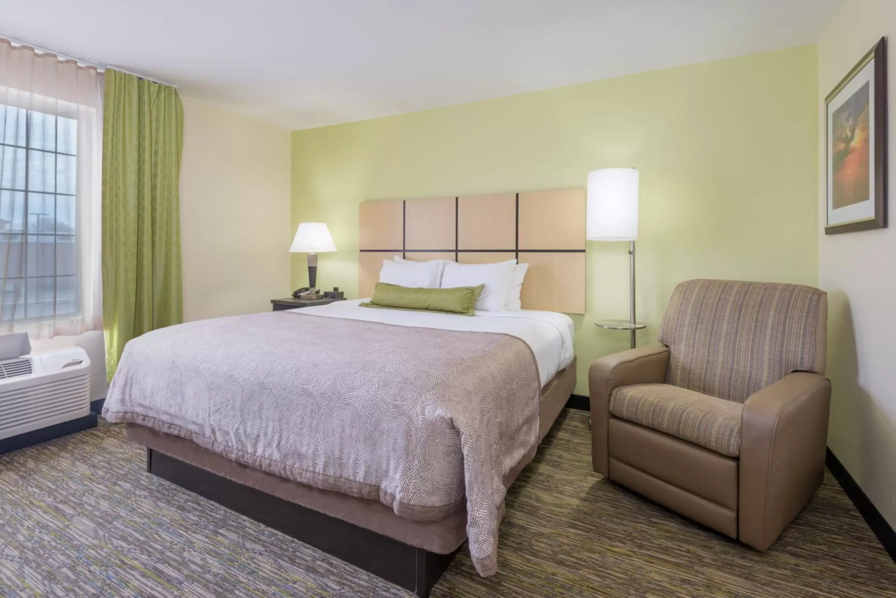 Bedroom, Bed in Candlewood Suites Del City, an IHG Hotel