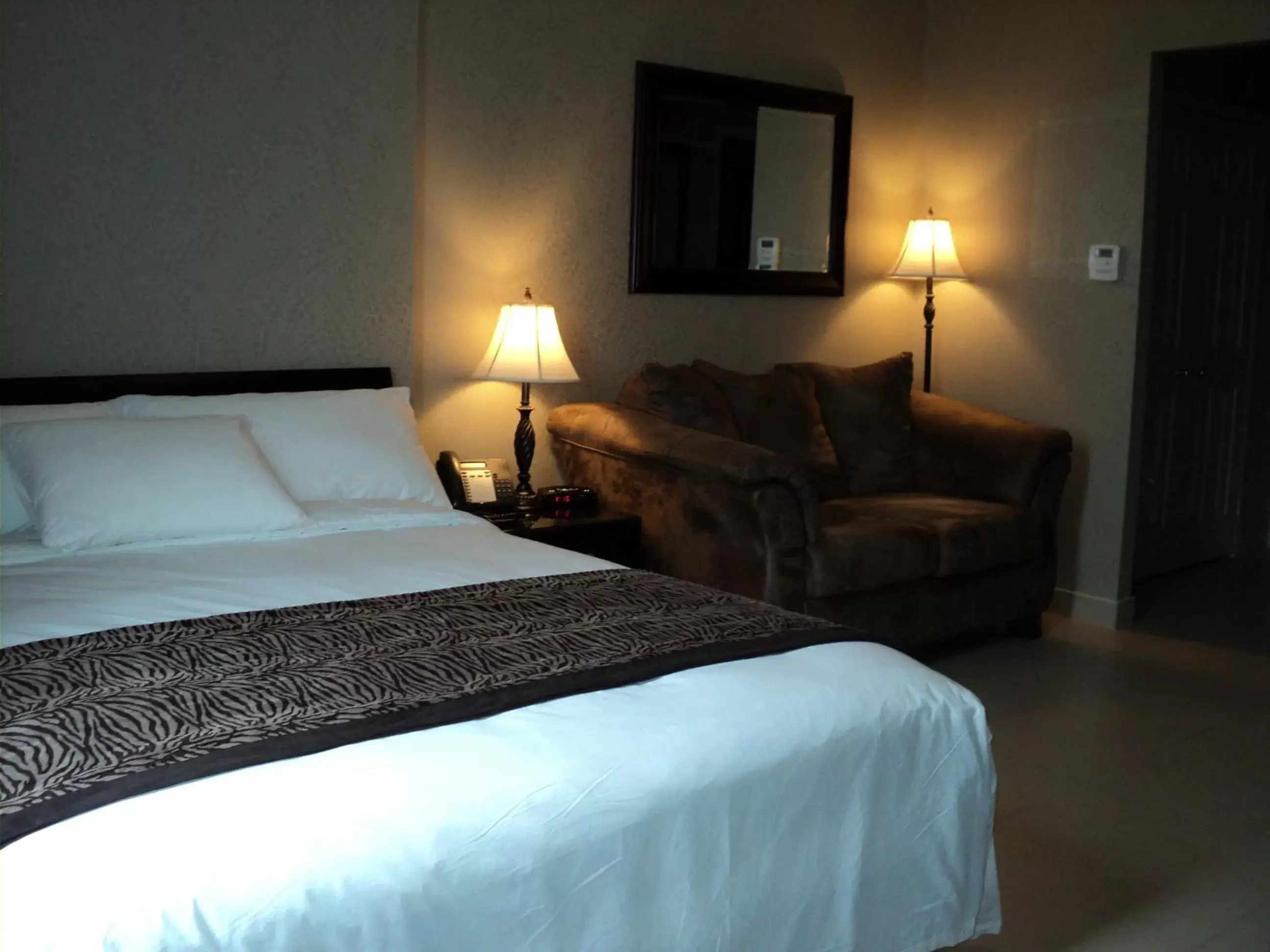 Bed in Montecassino Hotel & Suites