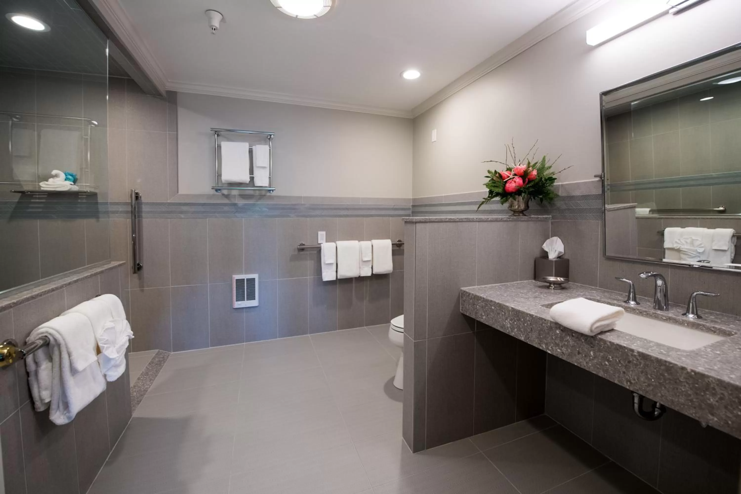 Bathroom in Union Bluff Hotel & Meeting House