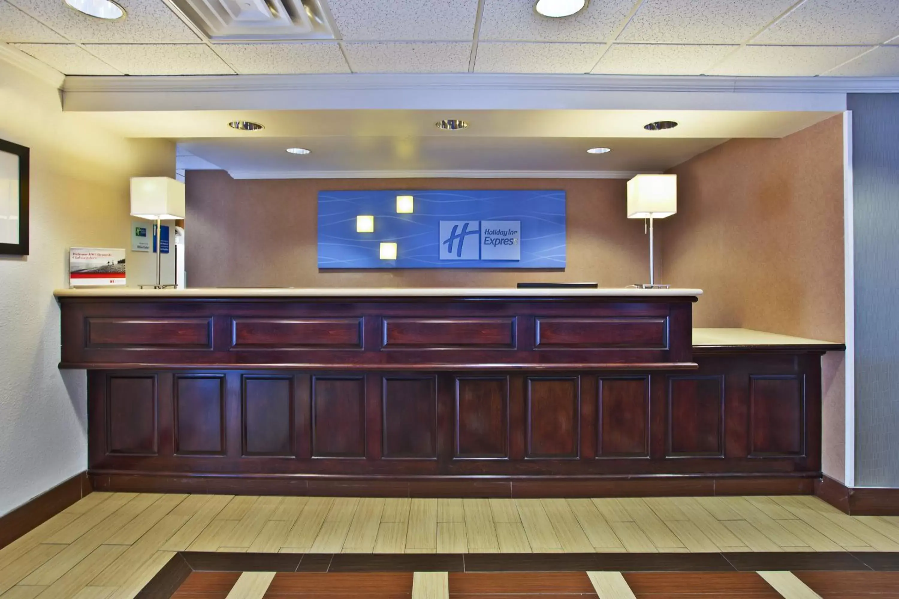 Property building, Lobby/Reception in Holiday Inn Express Hotel & Suites Columbus Southeast Groveport, an IHG Hotel