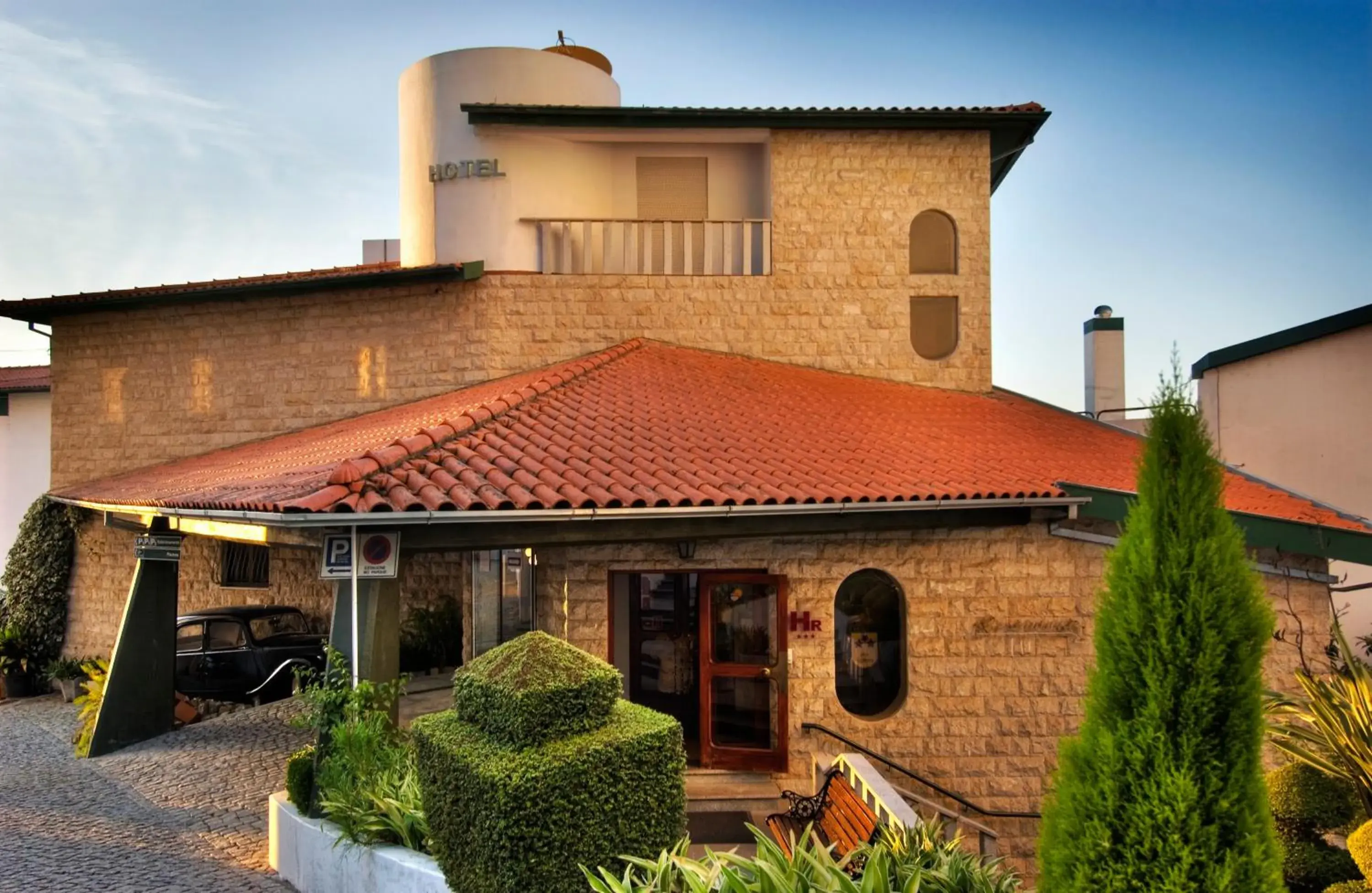 Facade/entrance, Property Building in Hotel Eurosol Seia Camelo