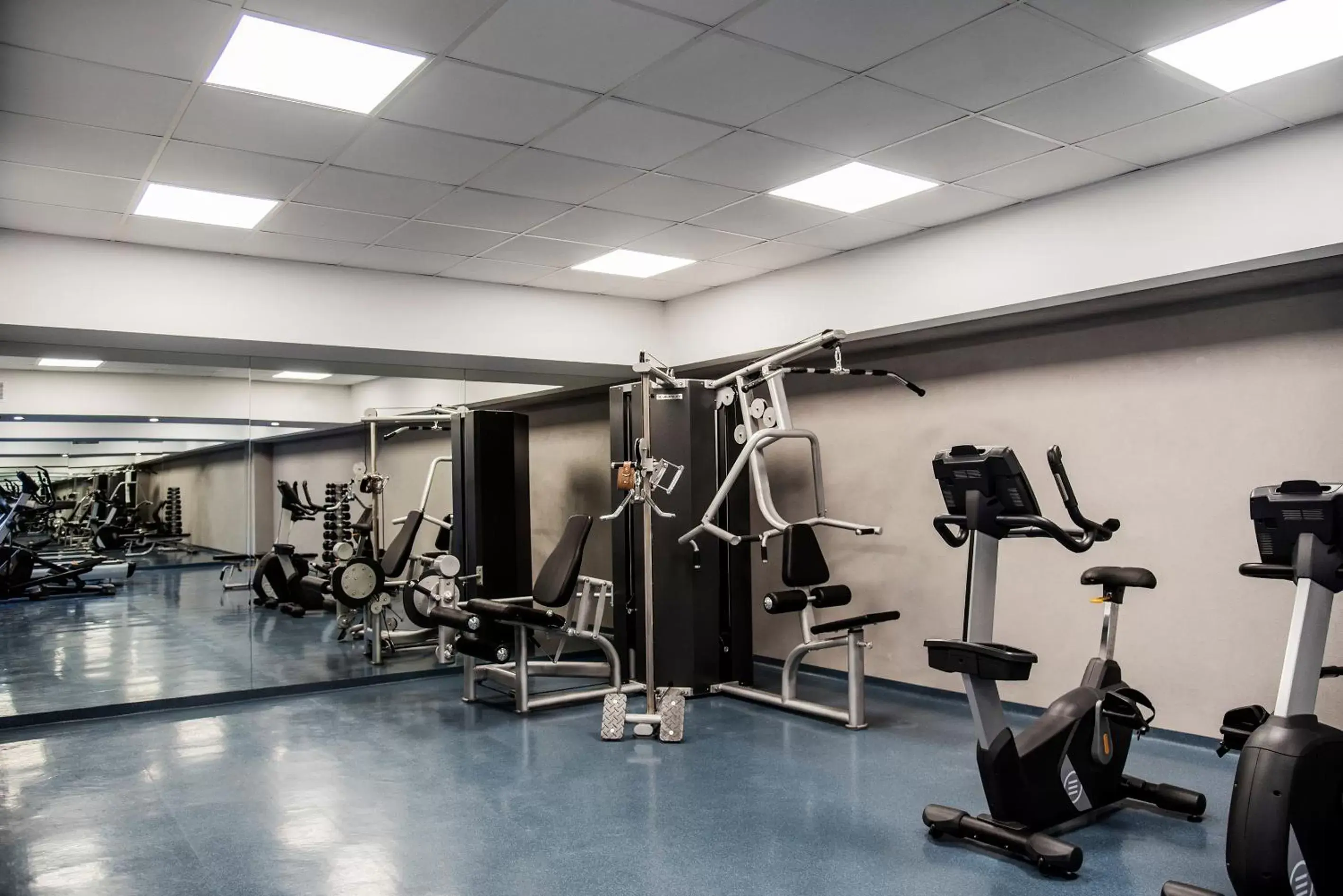 Fitness centre/facilities, Fitness Center/Facilities in Top Rentals Downtown