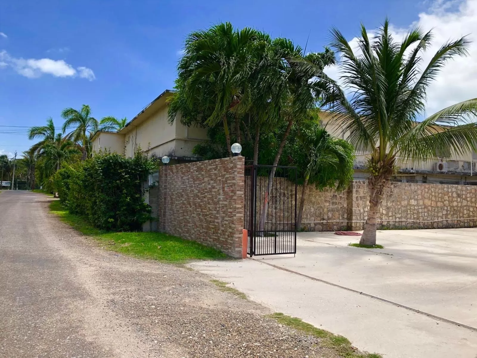 Facade/entrance in Sunshine View Hotel and Restaurant