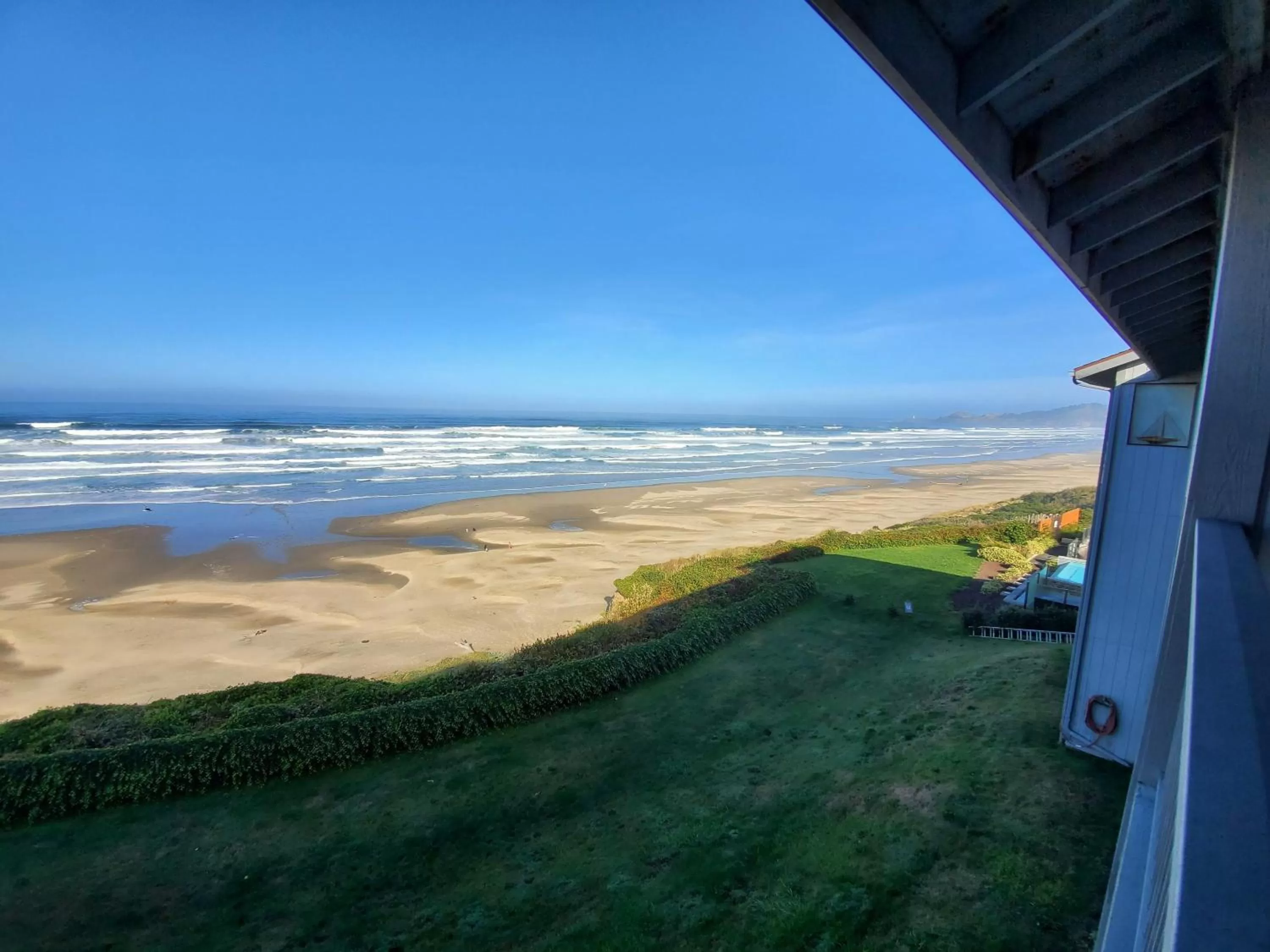 Beach in Nye Beach Cottages