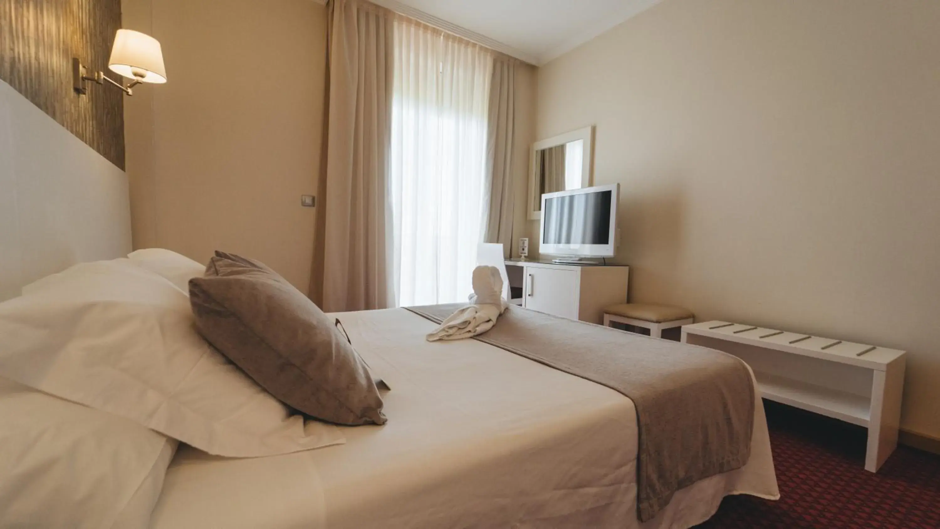 Bedroom, Bed in Hotel Peregrina