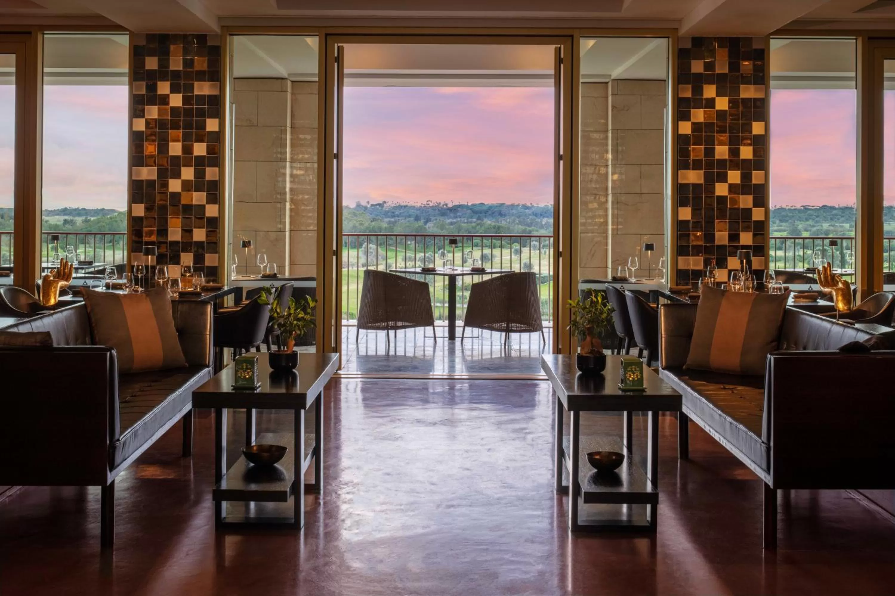 Lounge or bar in Anantara Vilamoura Family Friendly