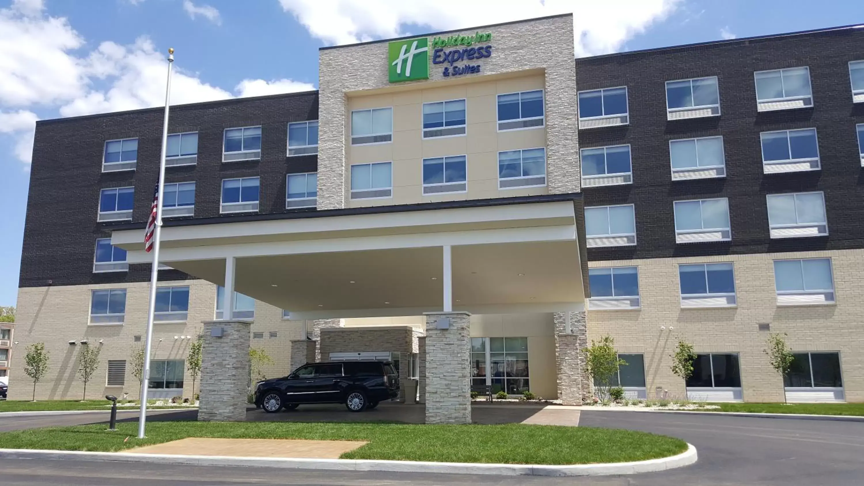 Property building in Holiday Inn Express & Suites Toledo West by IHG Property building in Holiday Inn Express & Suites Toledo West by IHG