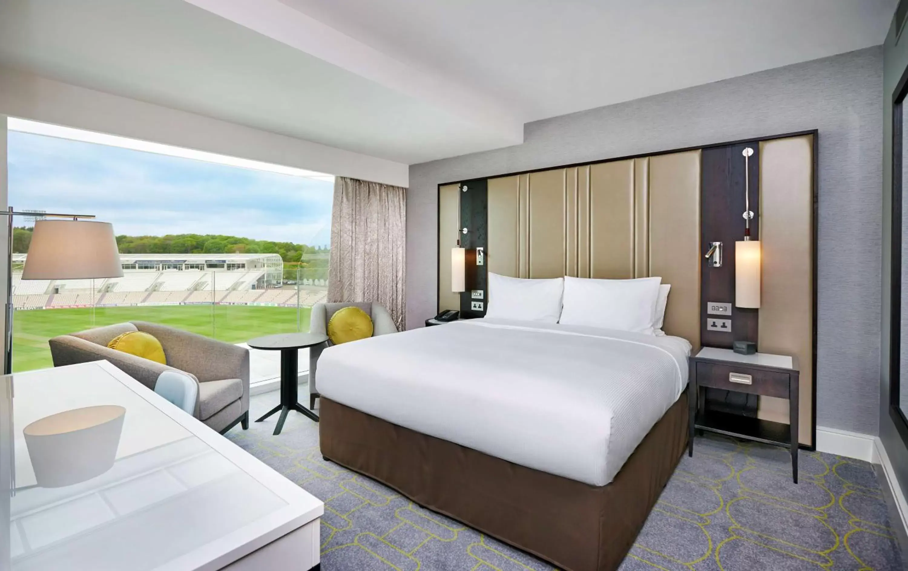 Bed in Hilton Southampton - Utilita Bowl Bed in Hilton Southampton - Utilita Bowl