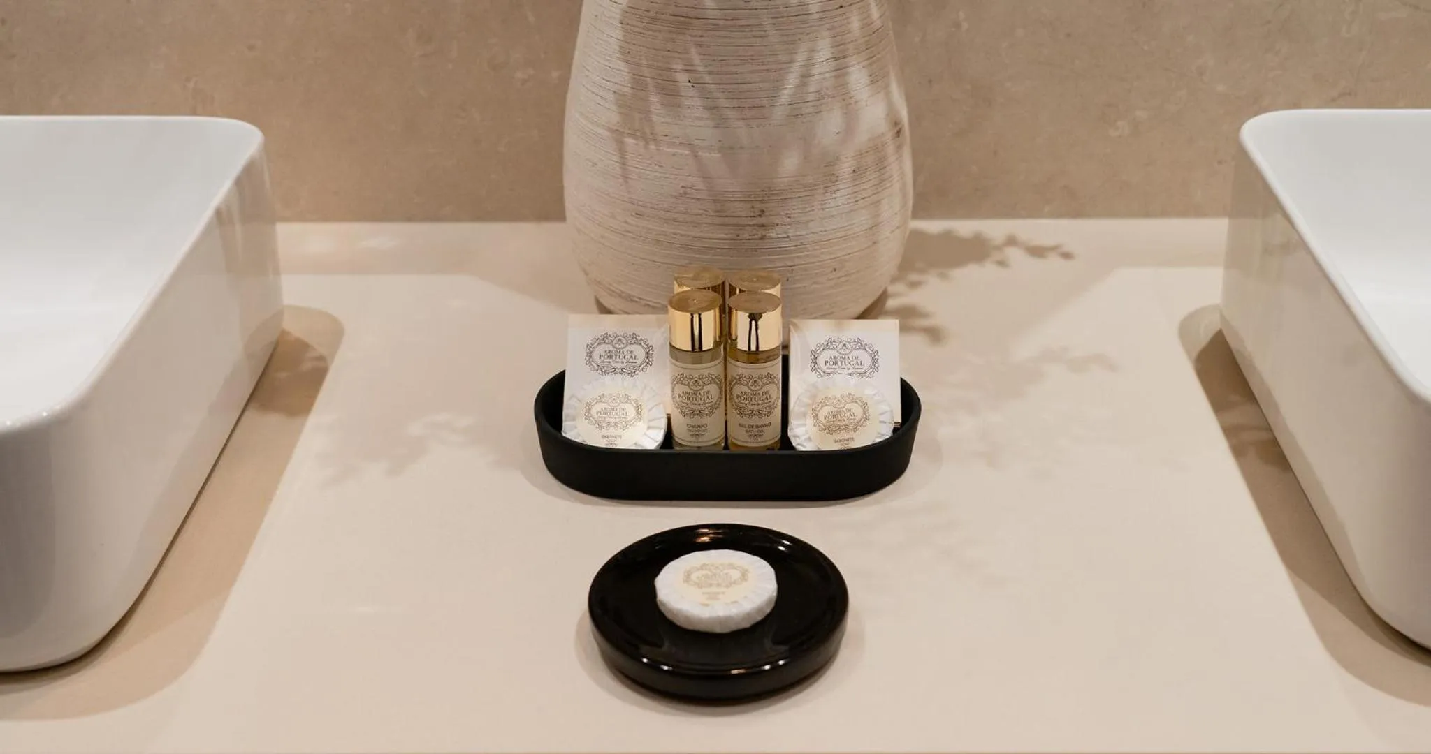 Shower in Hotel Real d Obidos