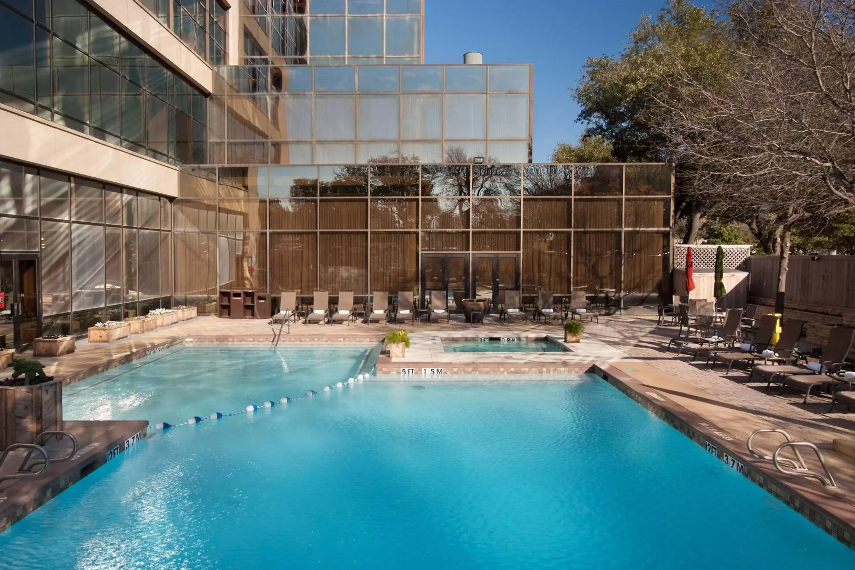 Swimming Pool in Renaissance Dallas Addison
