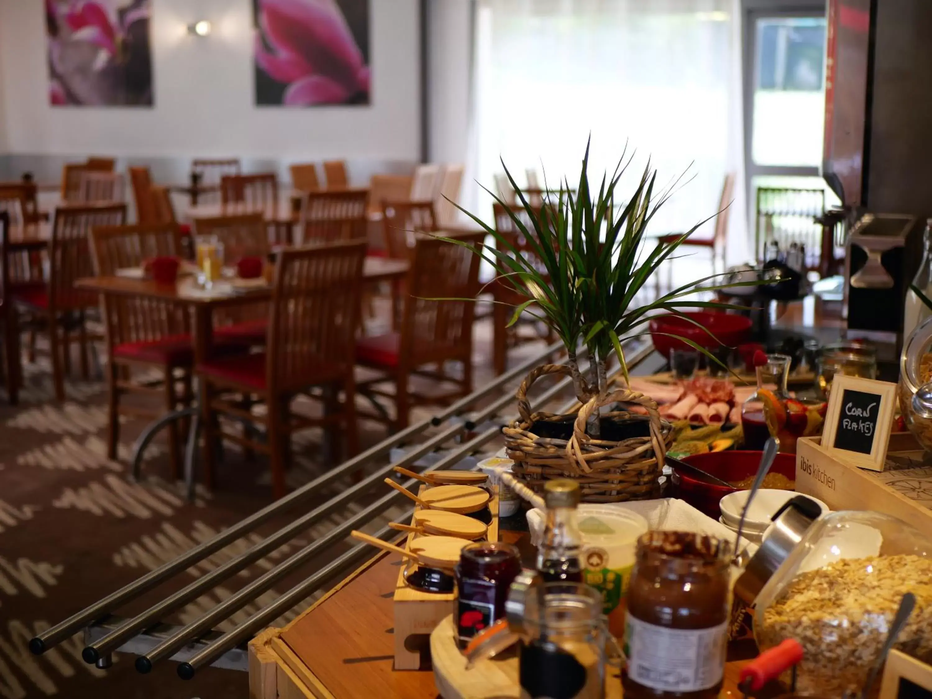 Buffet breakfast, Restaurant/Places to Eat in ibis Nemours