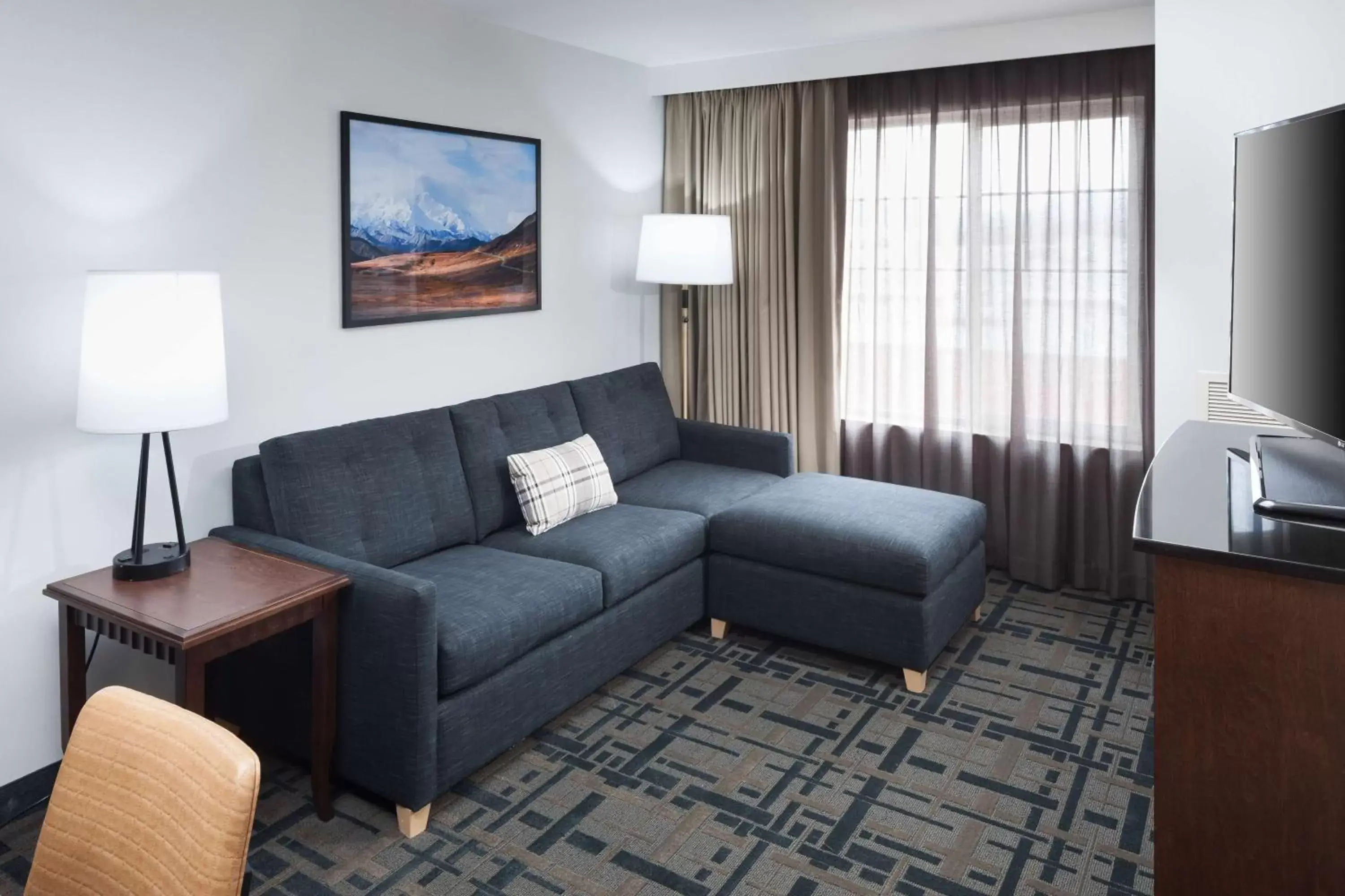 Living room, Seating Area in Embassy Suites Anchorage