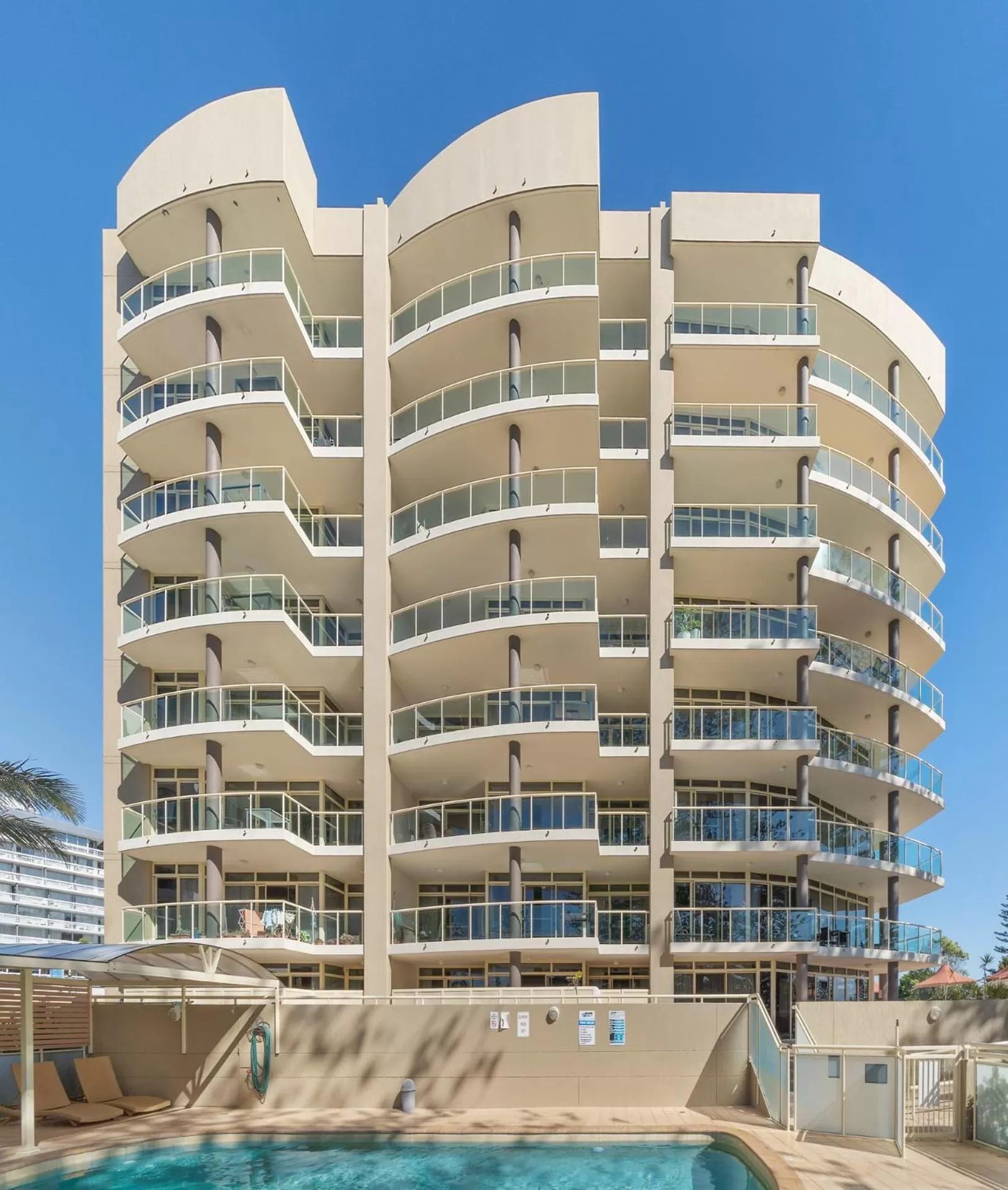 Swimming pool in Northpoint Apartments