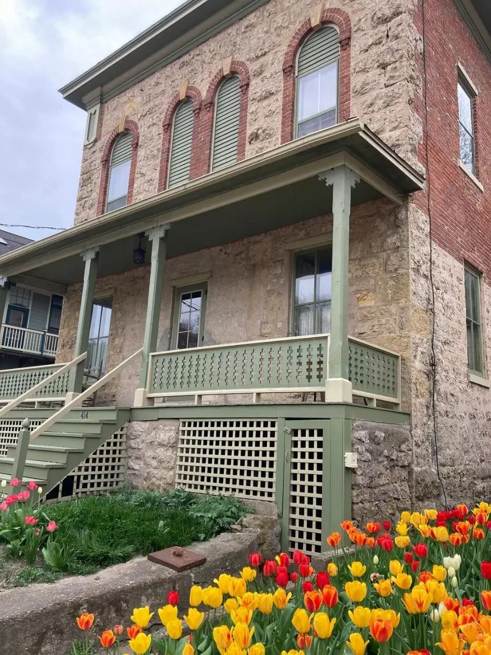 Property Building in Abe's Spring Street Guest House