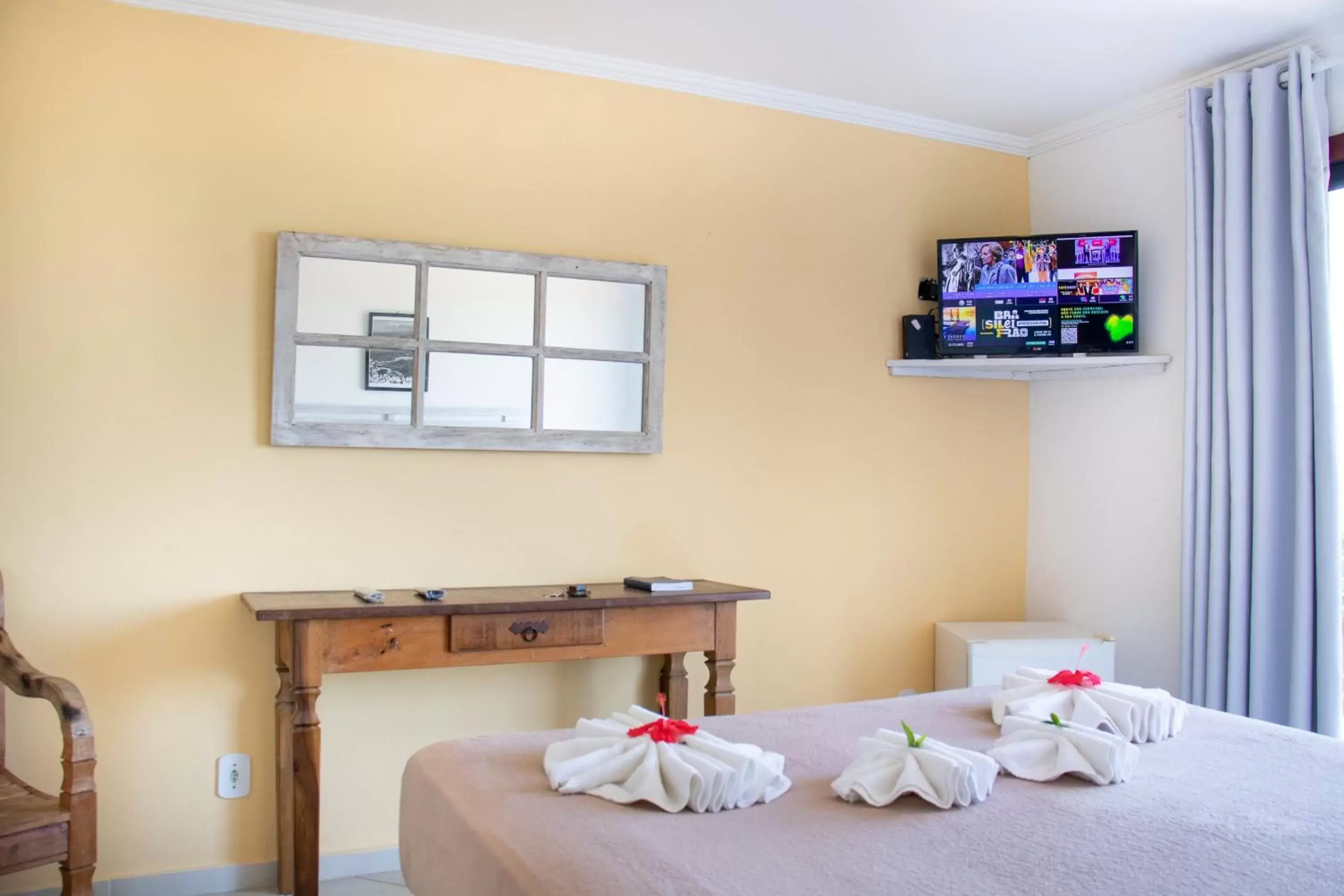 Bedroom, TV/Entertainment Center in La Proeza Pousada