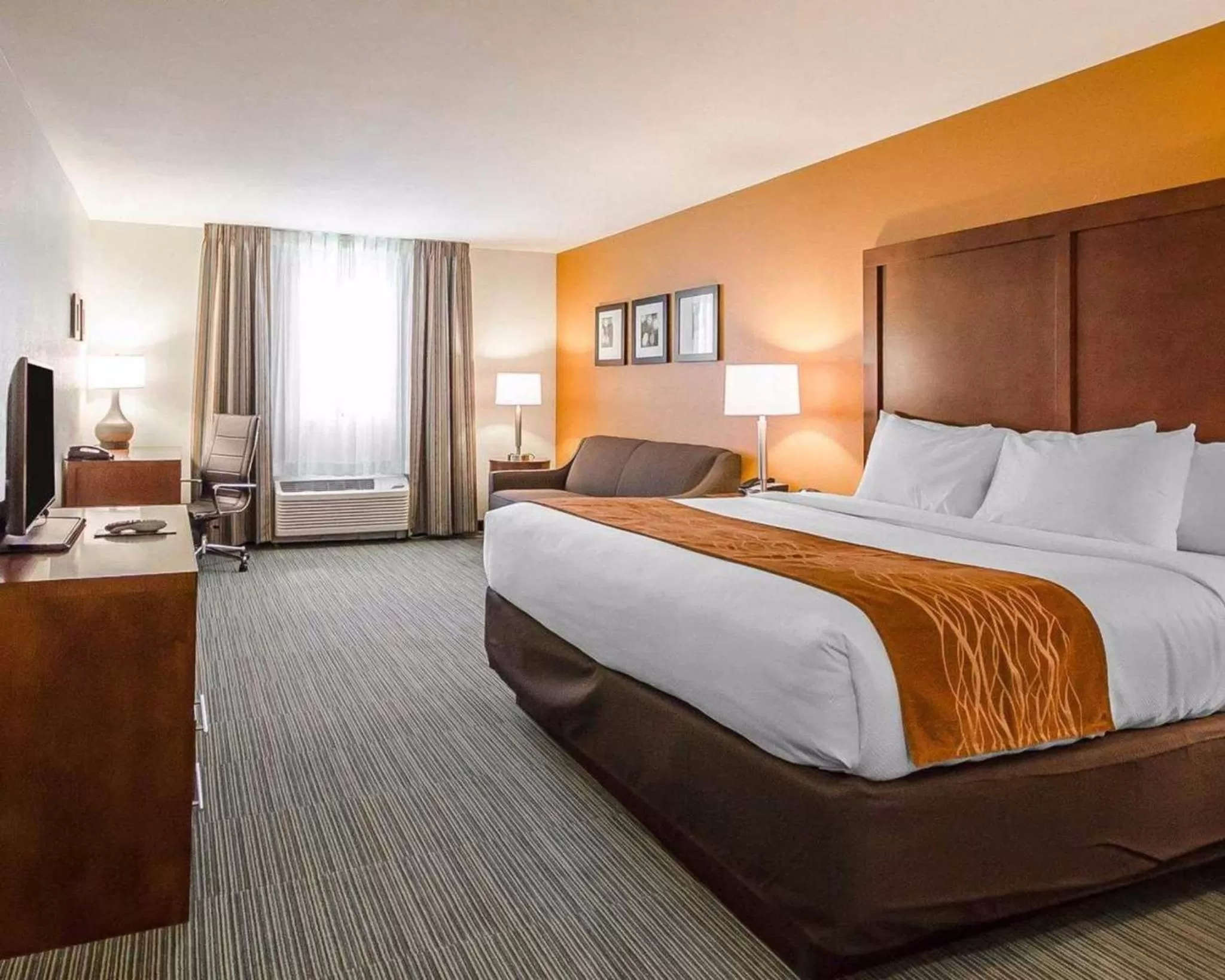 Photo of the whole room, Bed in Comfort Inn