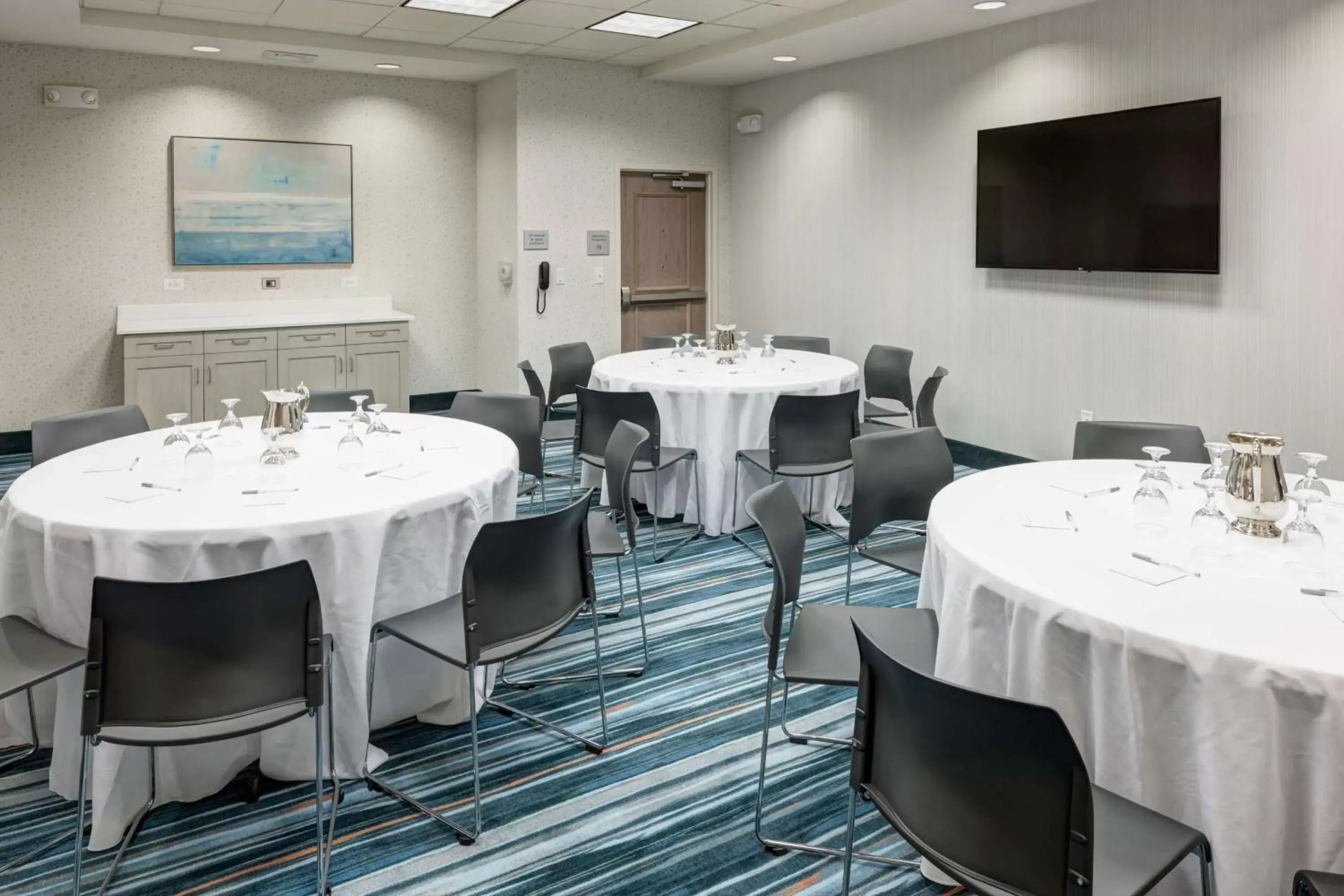 Meeting/conference room, Restaurant/Places to Eat in Hampton Inn & Suites by Hilton Carolina Beach Oceanfront