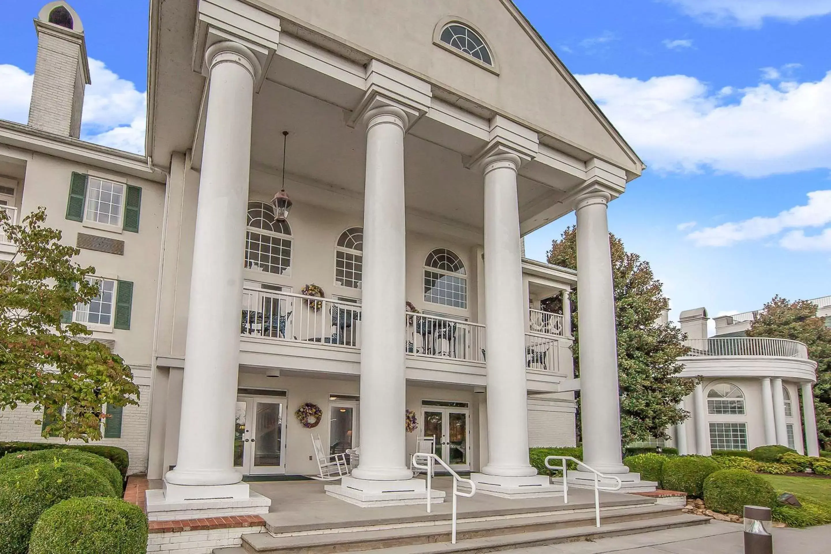 Property building in Clarion Inn Willow River Property building in Clarion Inn Willow River