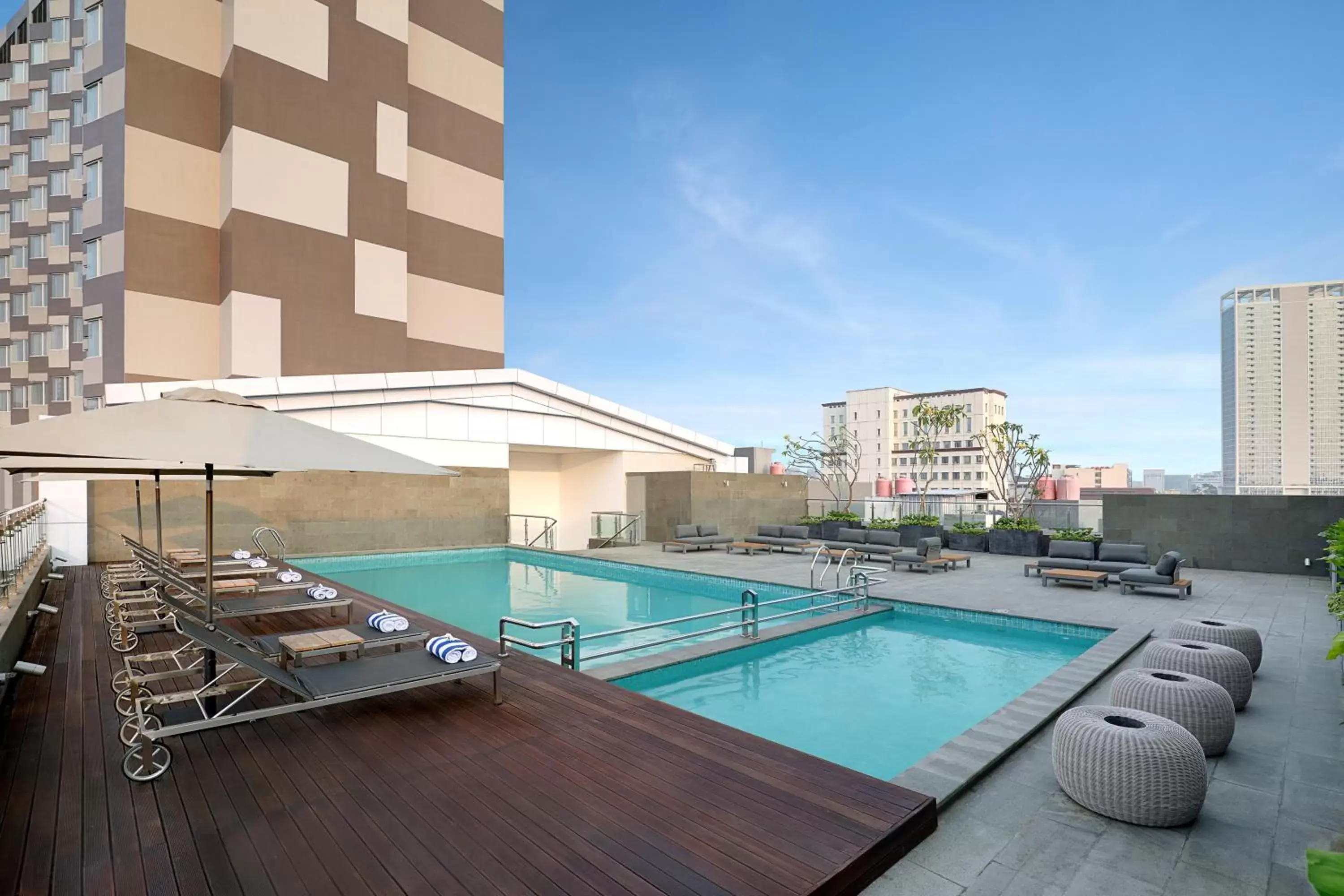 Swimming Pool in Novotel Jakarta Cikini