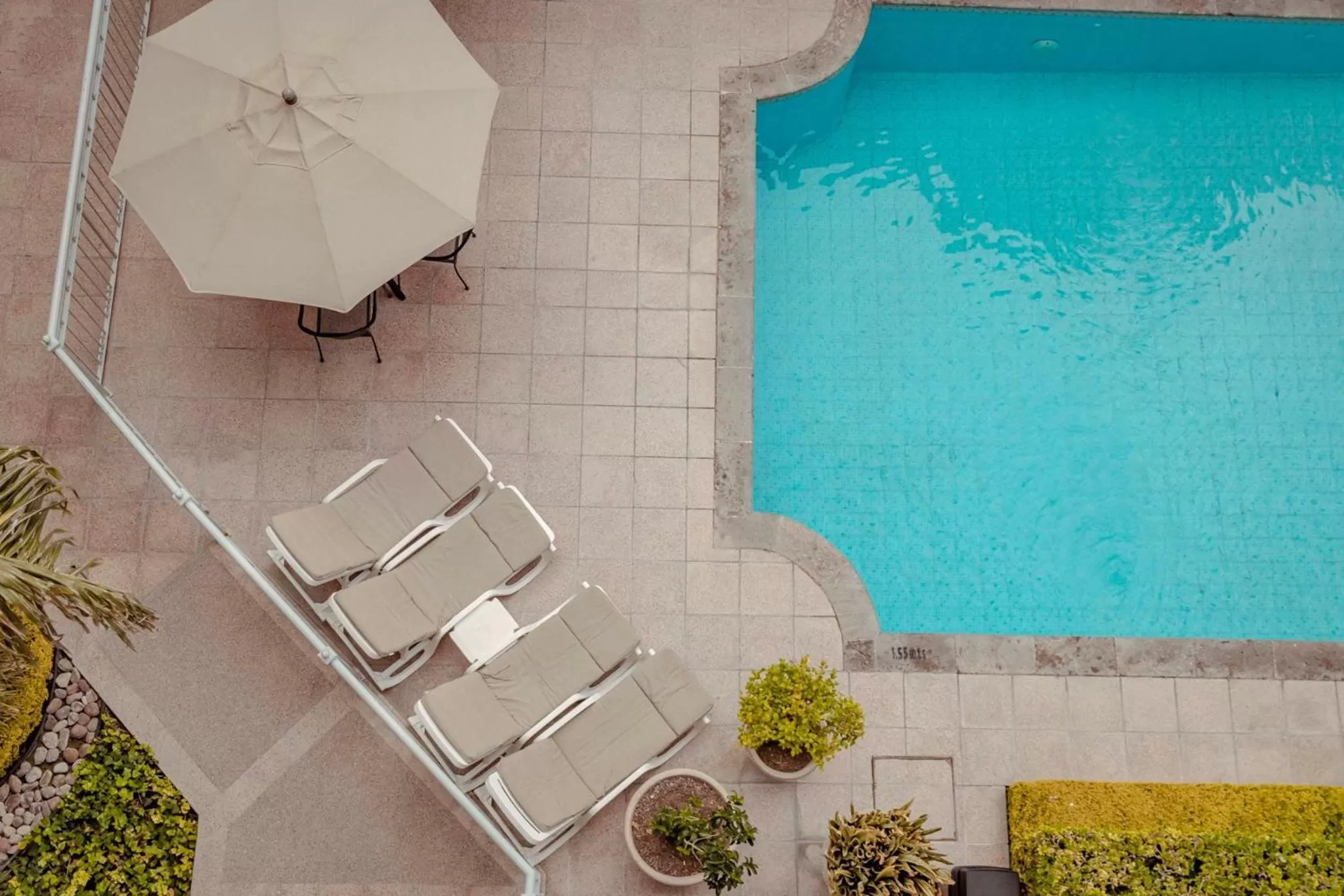 Swimming pool in Fresno Galerias