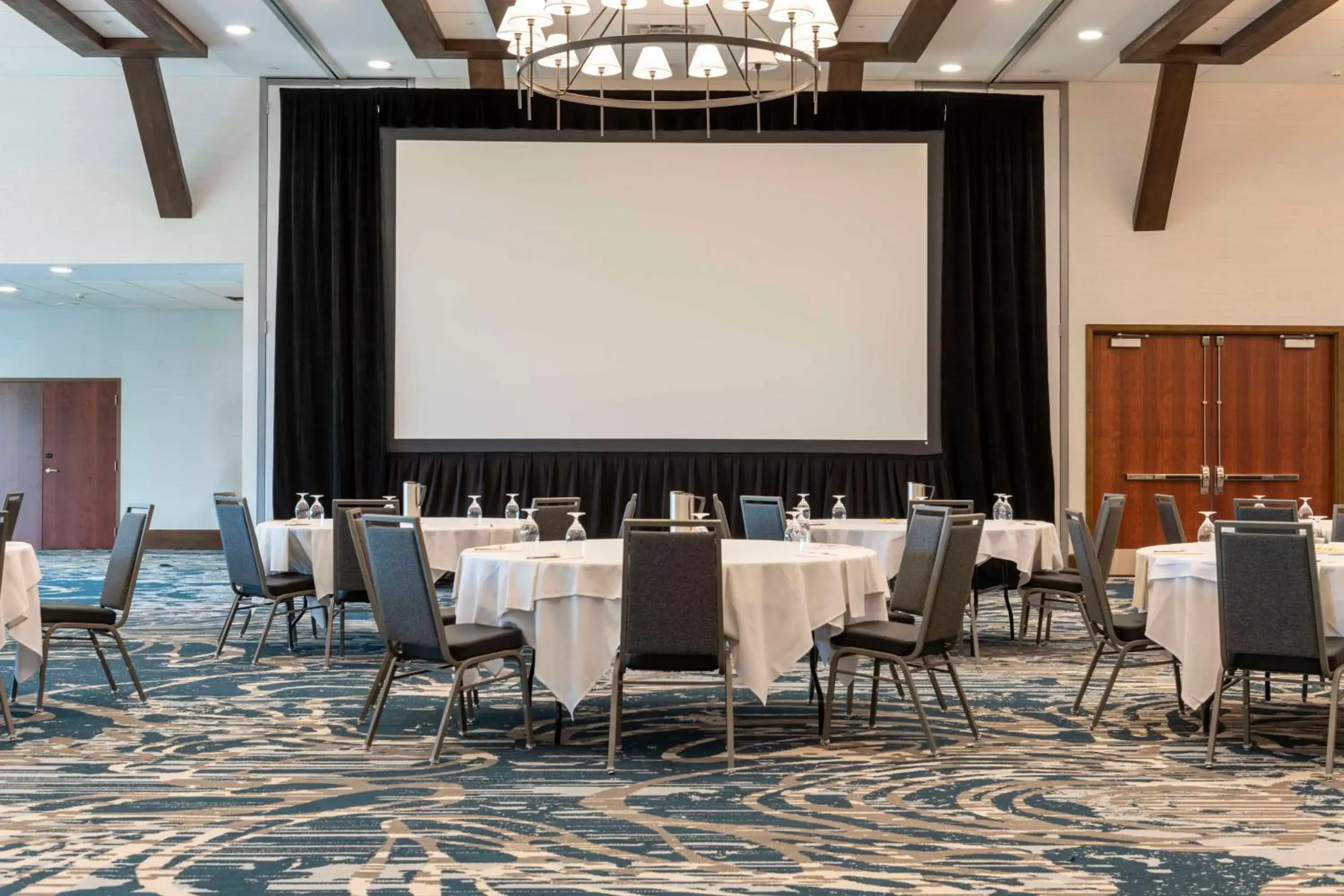 Meeting/conference room in Hotel Canandaigua, Tapestry Collection By Hilton