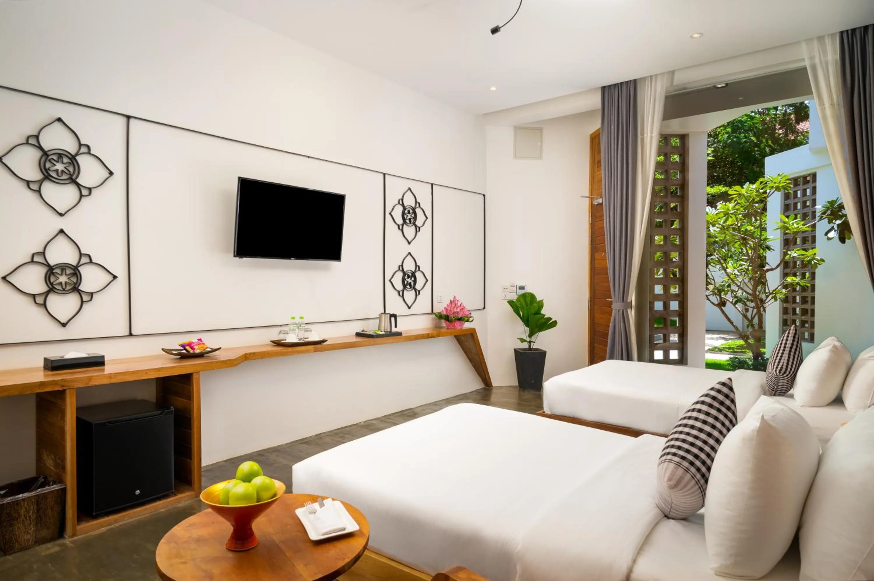 Communal lounge/ TV room in Phka Chan Hotel