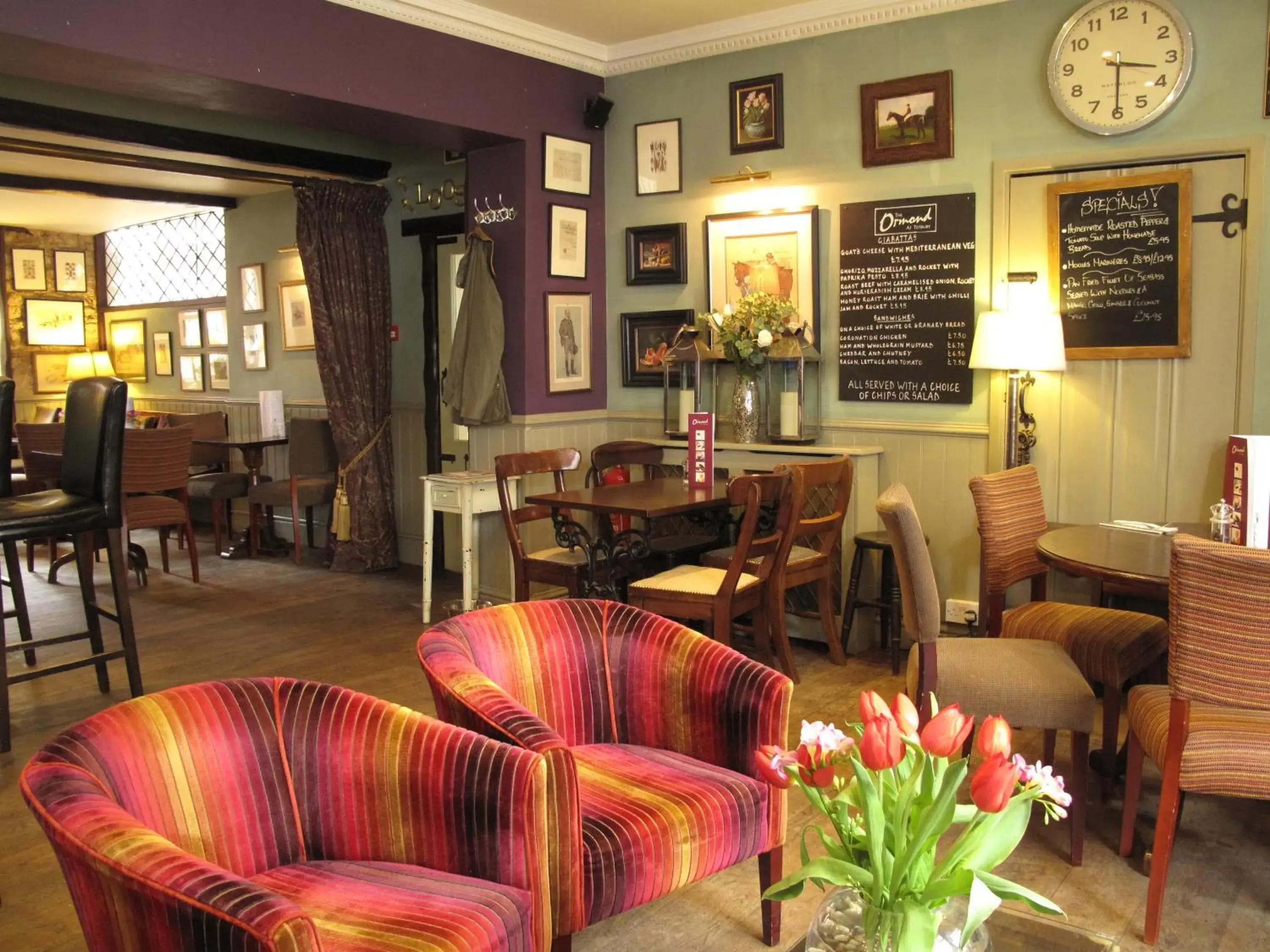 Lounge or bar, Restaurant/Places to Eat in The Ormond At Tetbury