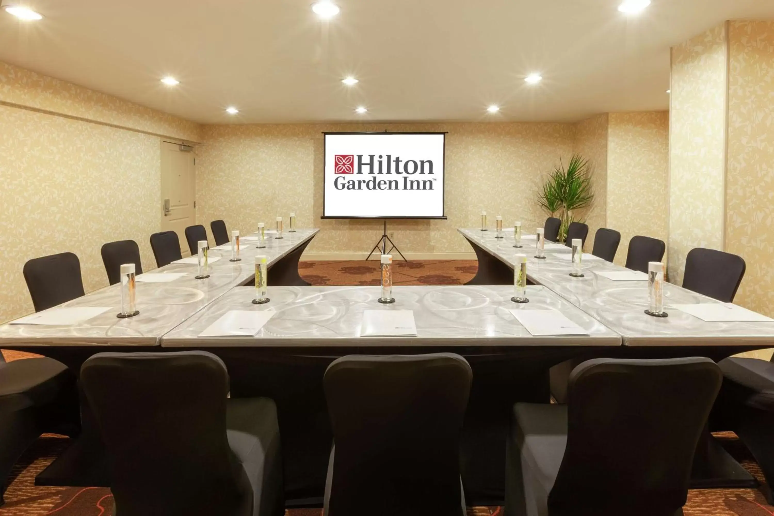 Meeting/conference room in Hilton Garden Inn Pittsburgh University Place