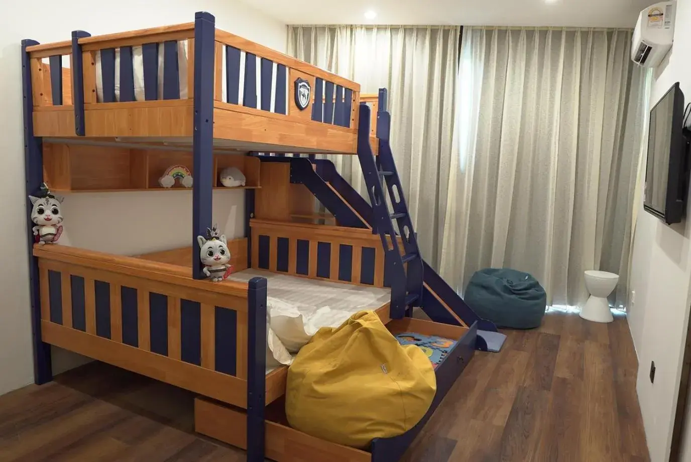 Bunk Bed in Regatta Suites Kozi Square Kuching