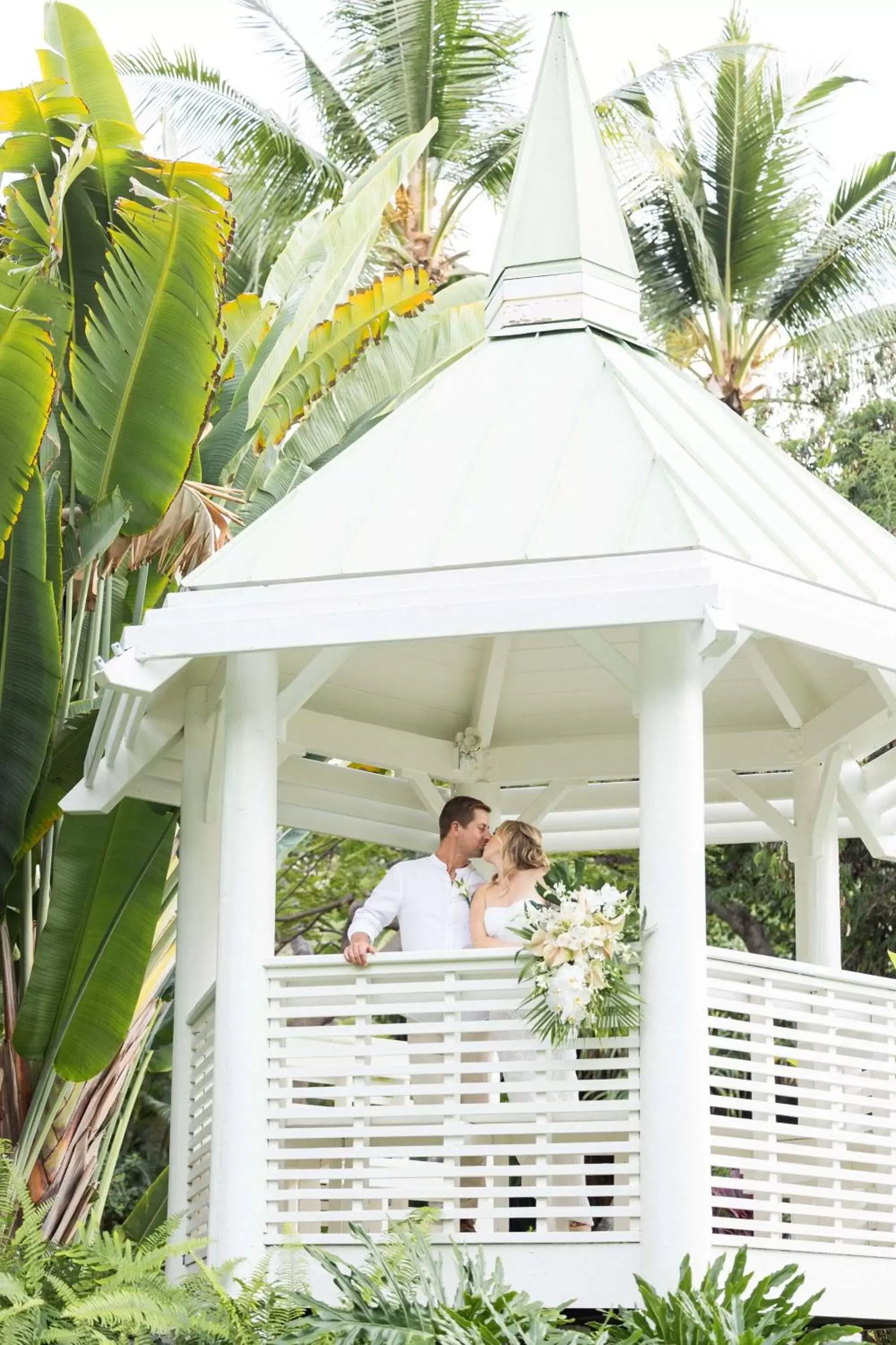 wedding in Outrigger Kona Resort and Spa