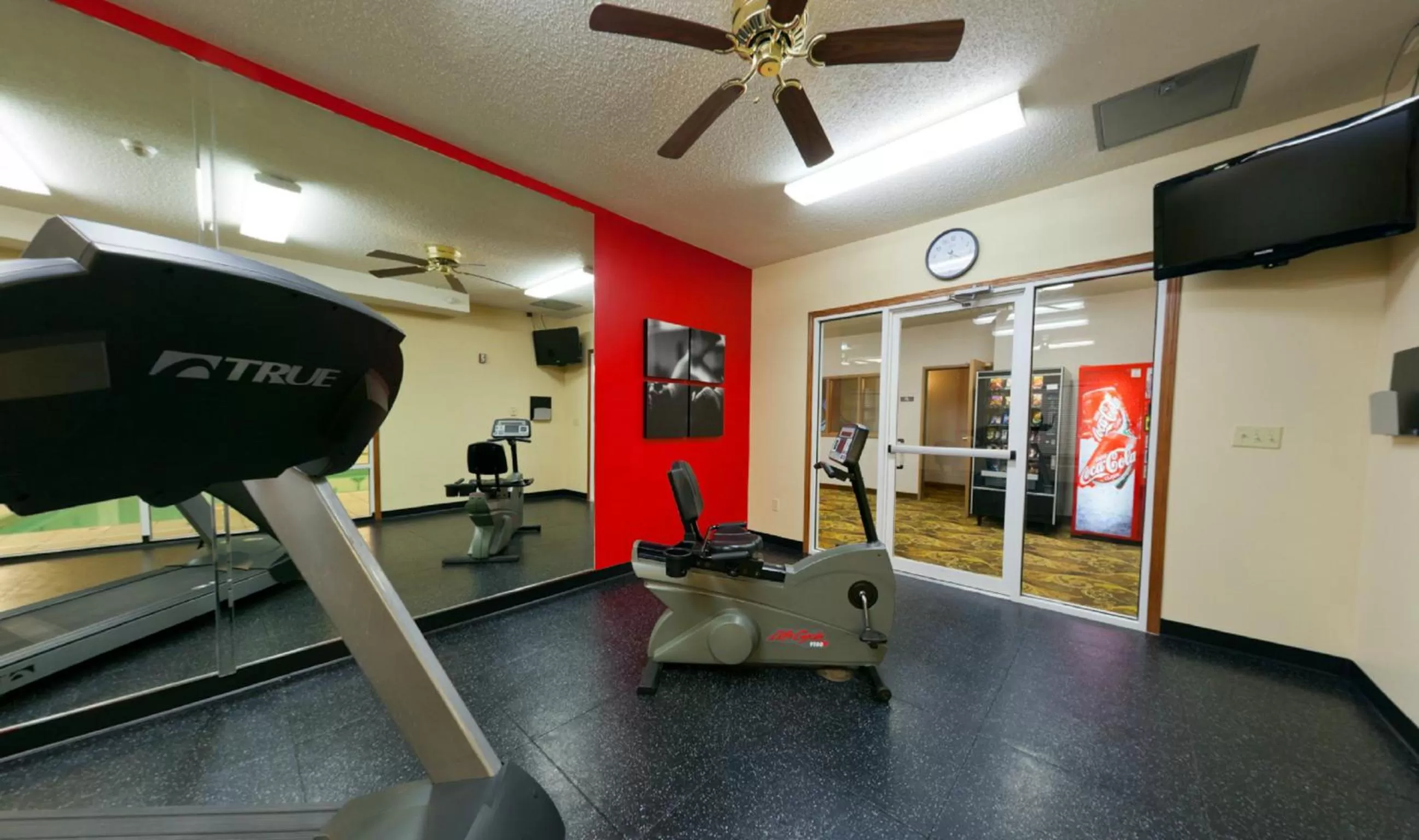 Fitness centre/facilities in AmericInn by Wyndham, Galesburg, IL