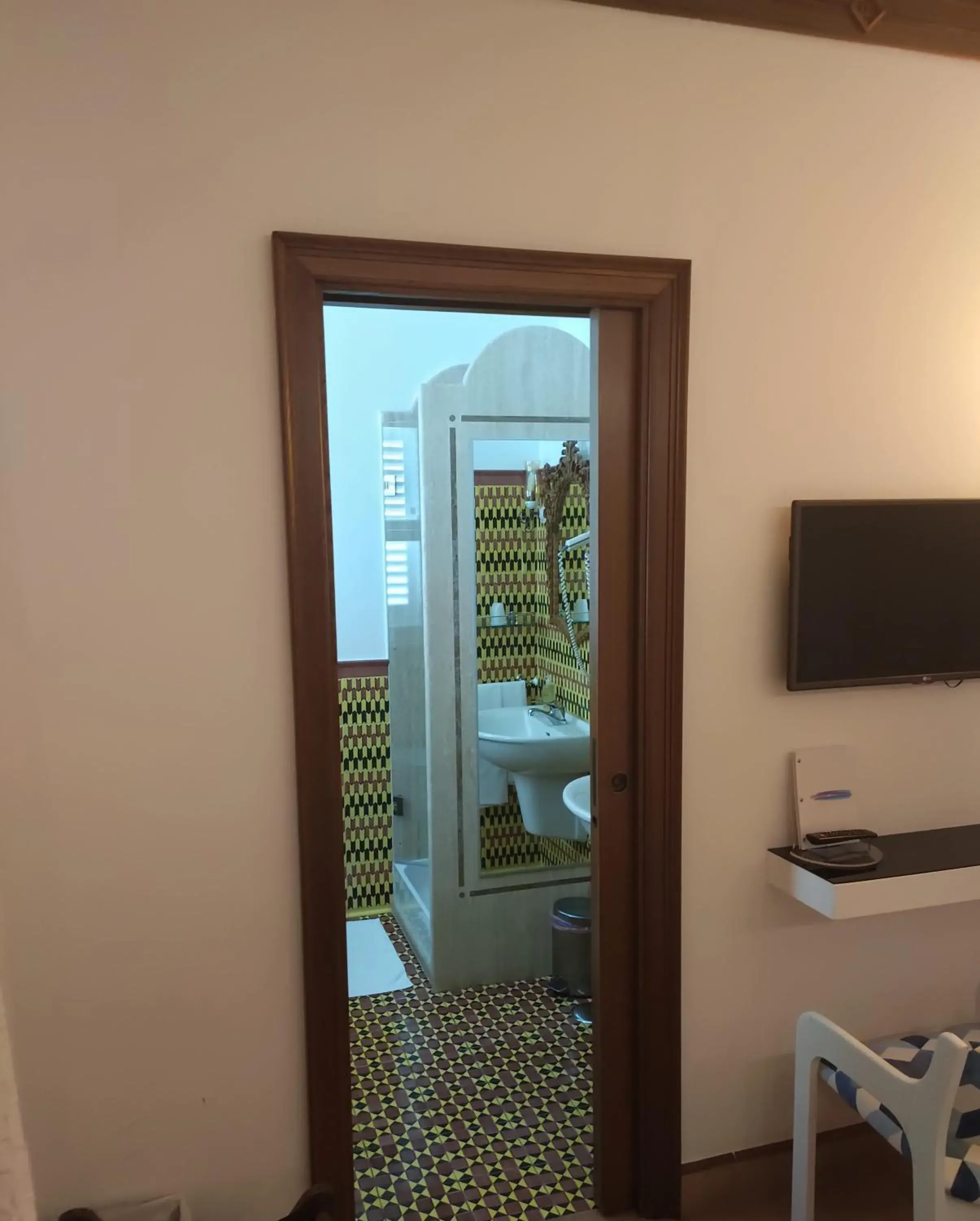 Bathroom, TV/Entertainment Center in Taverna Del Capitano