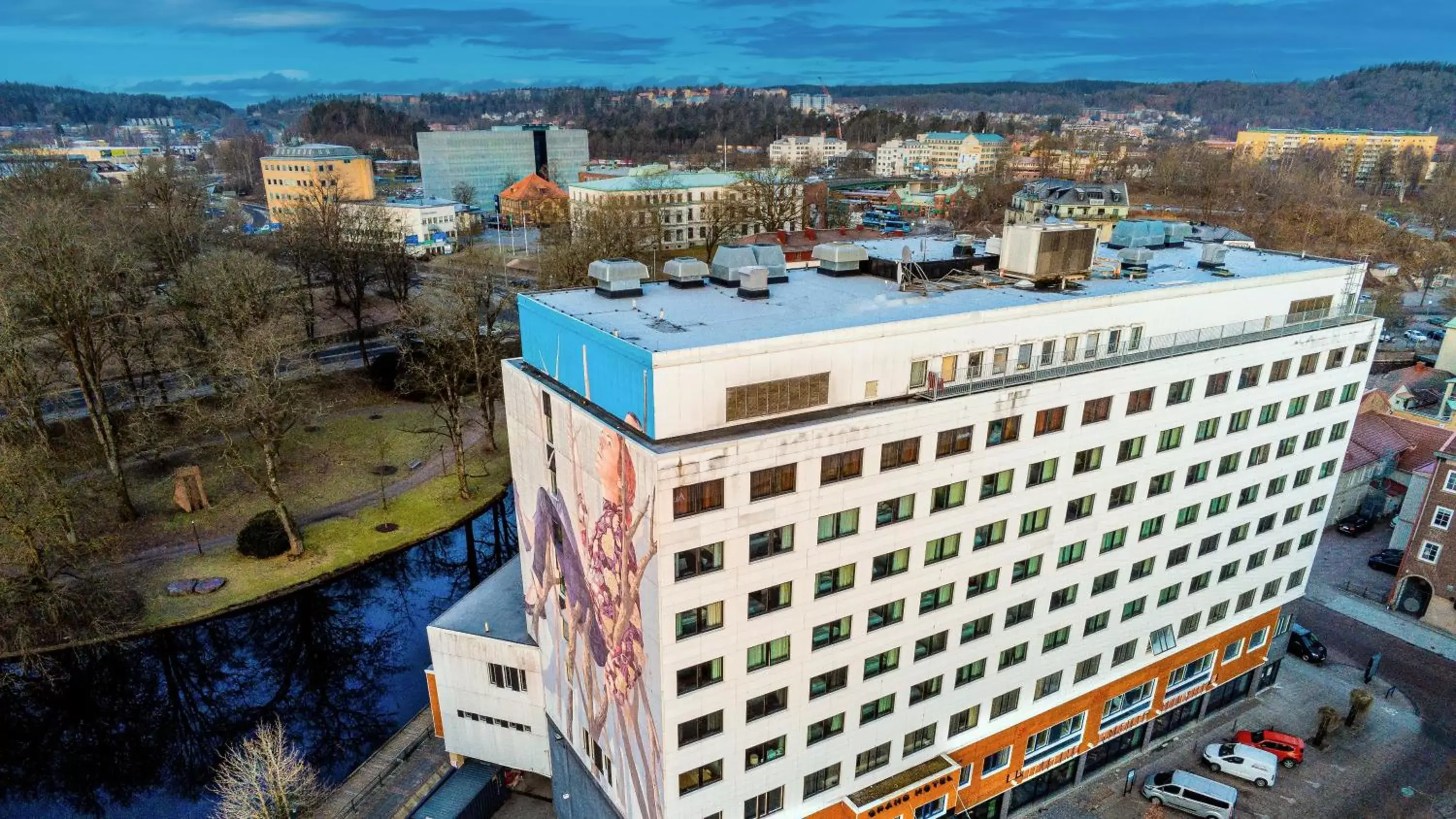 Facade/entrance, Bird's-eye View in Quality Hotel Grand, Borås