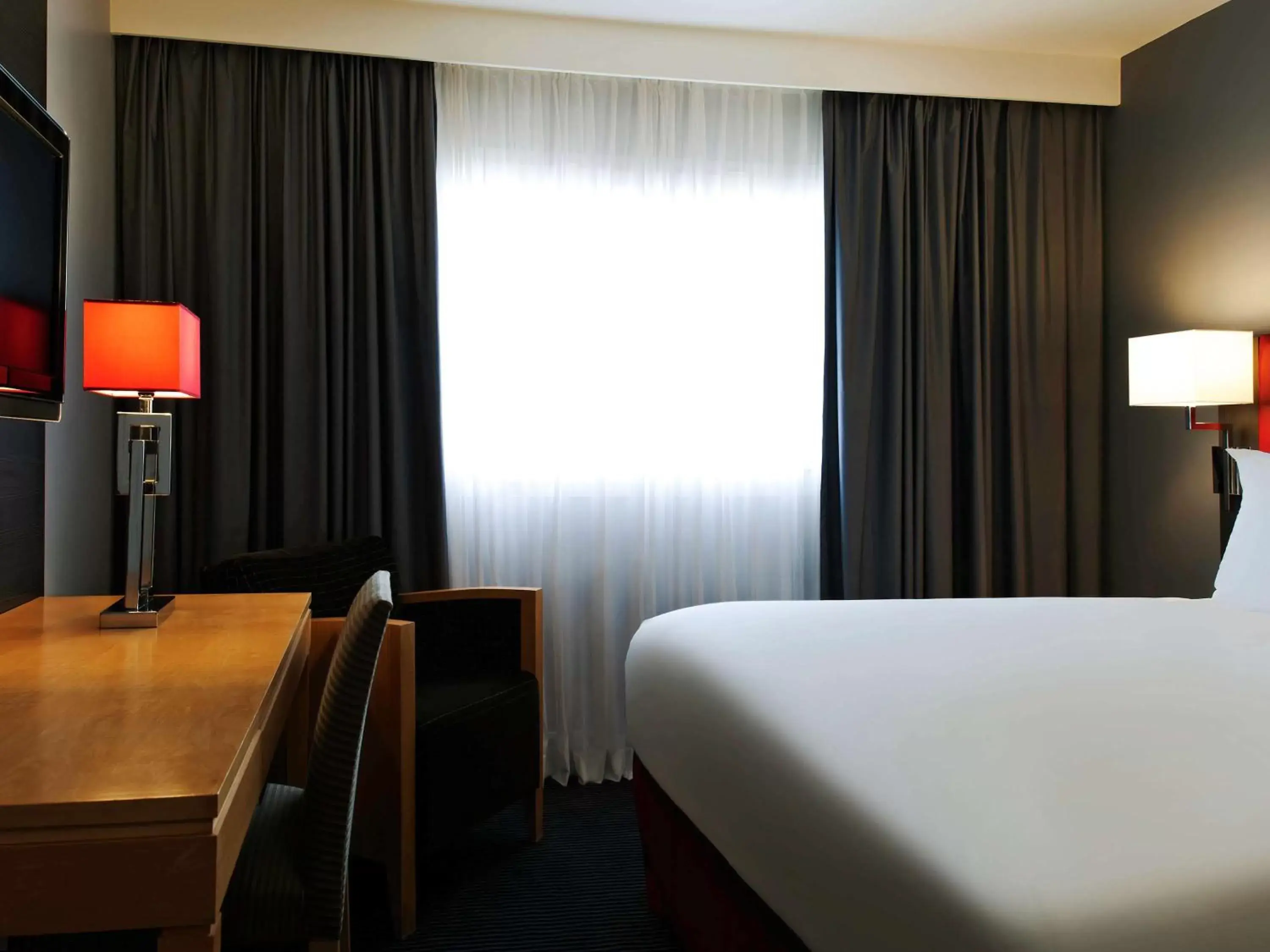 Photo of the whole room, Bed in Mercure Paris CDG Airport & Convention