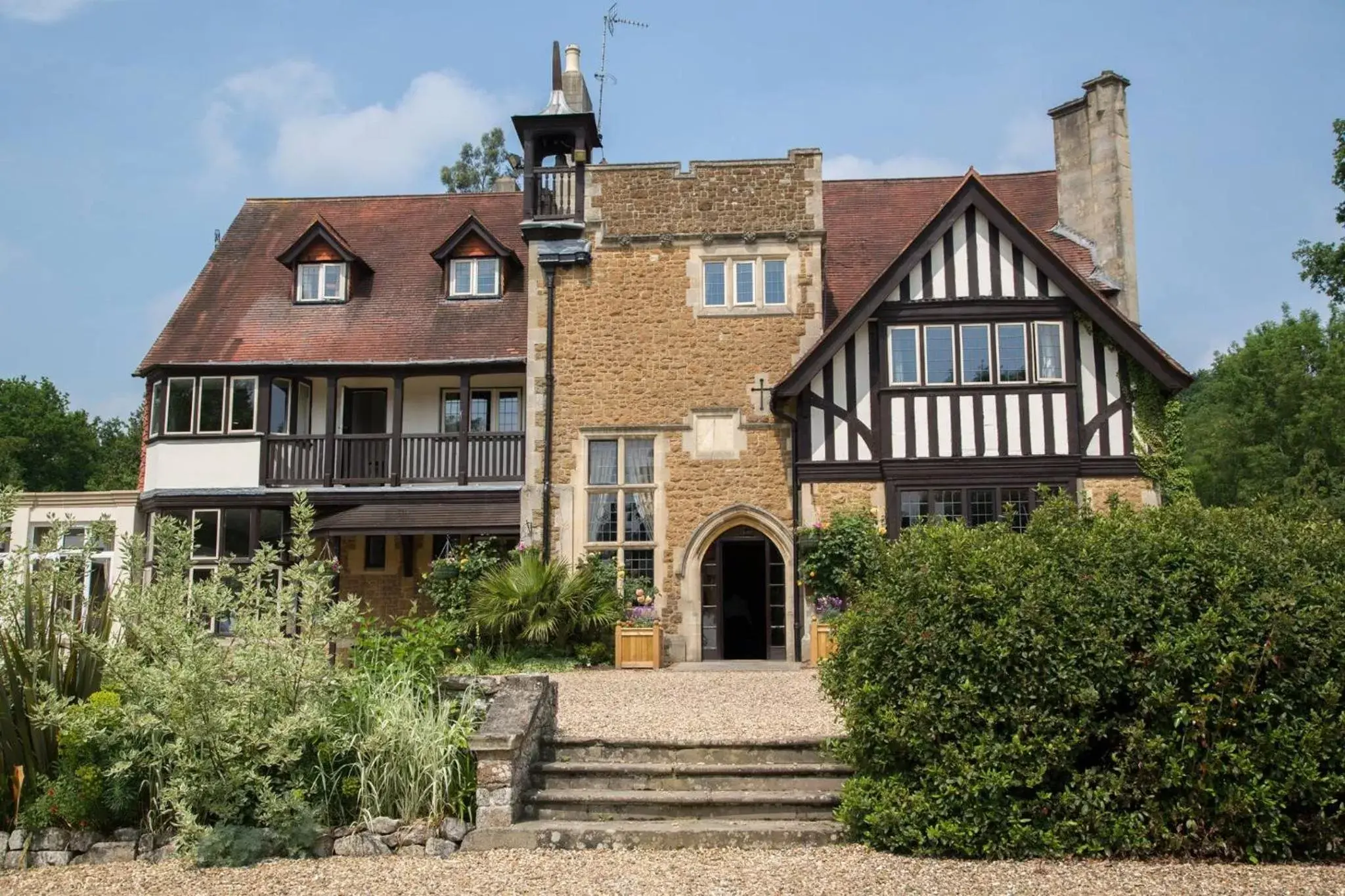 Property Building in Farnham House Hotel