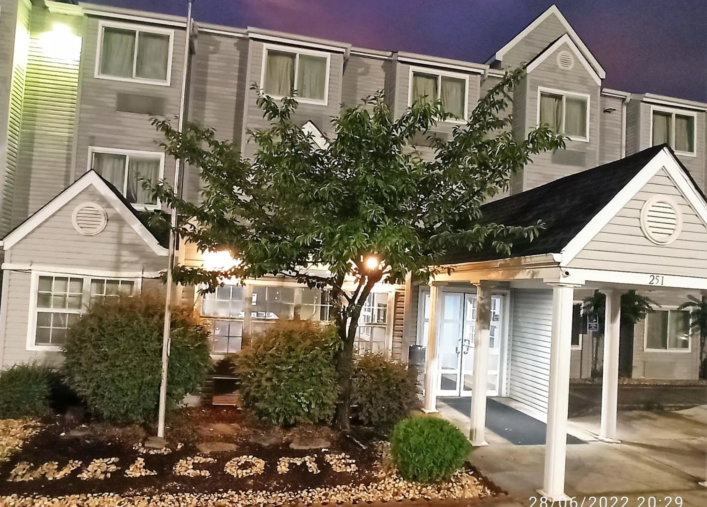 Property building in Budgetel Inn Birmingham