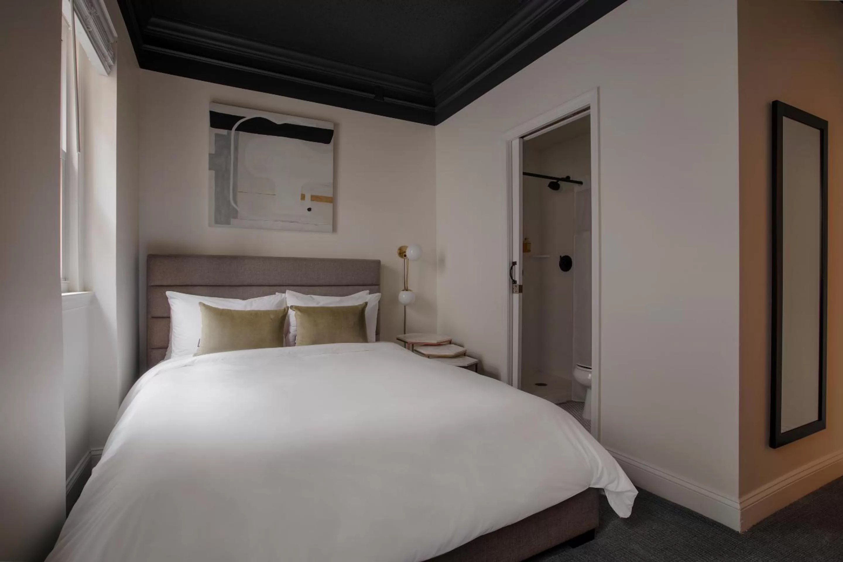 Bed in Found Dupont Circle powered by Sonder