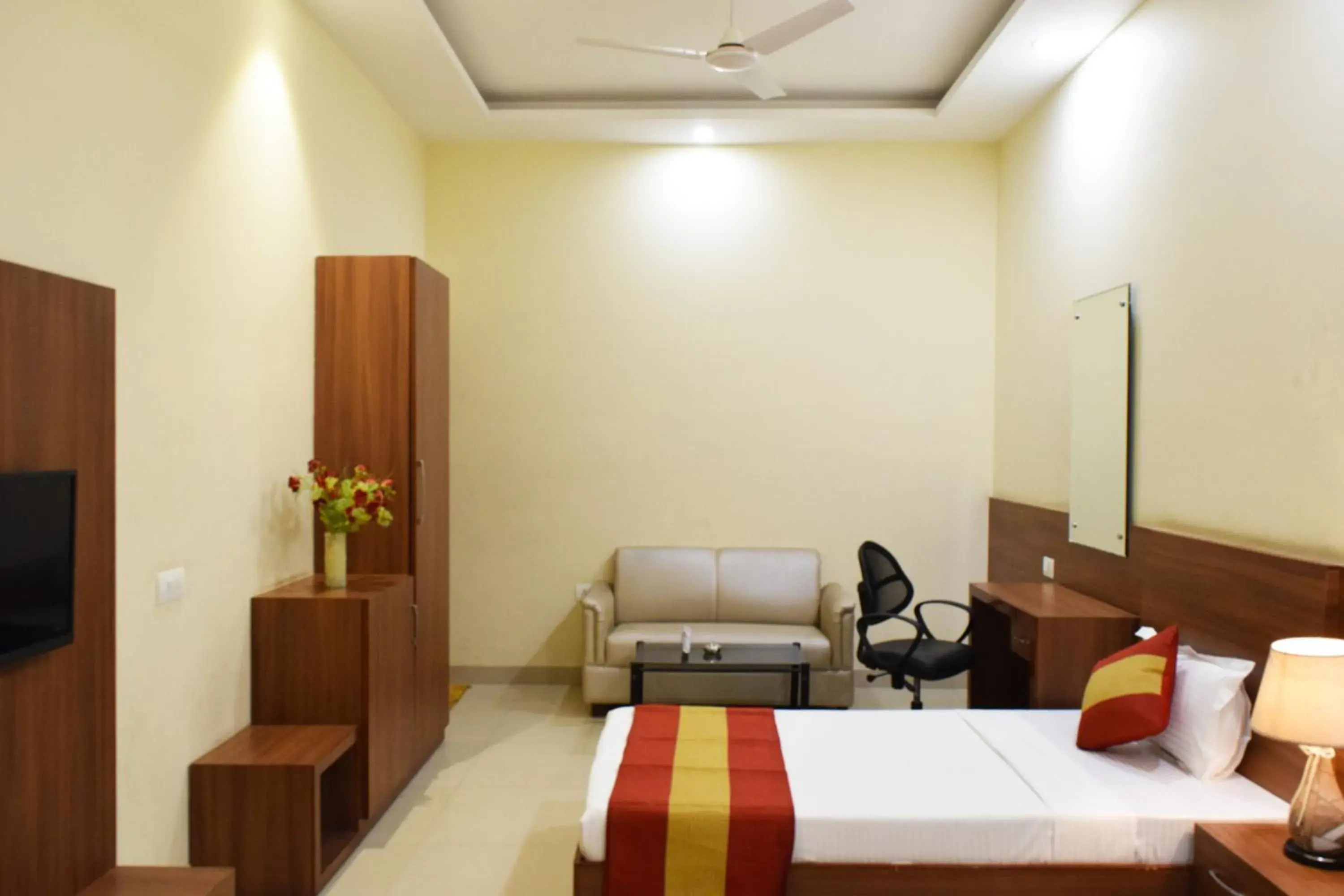 Bedroom, Seating Area in Hotel Palace