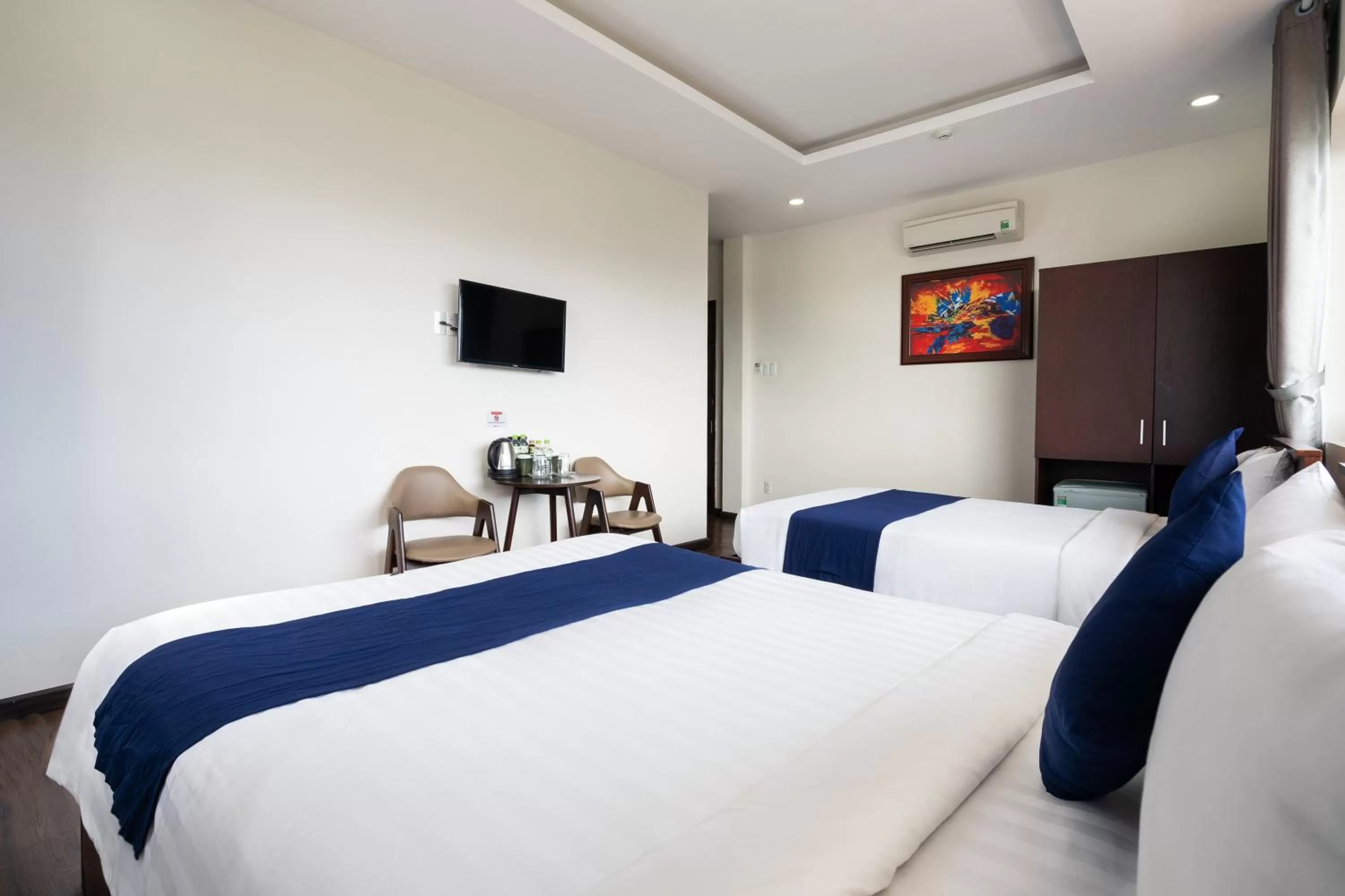 Bed in Central Hotel by Joi Hospitality