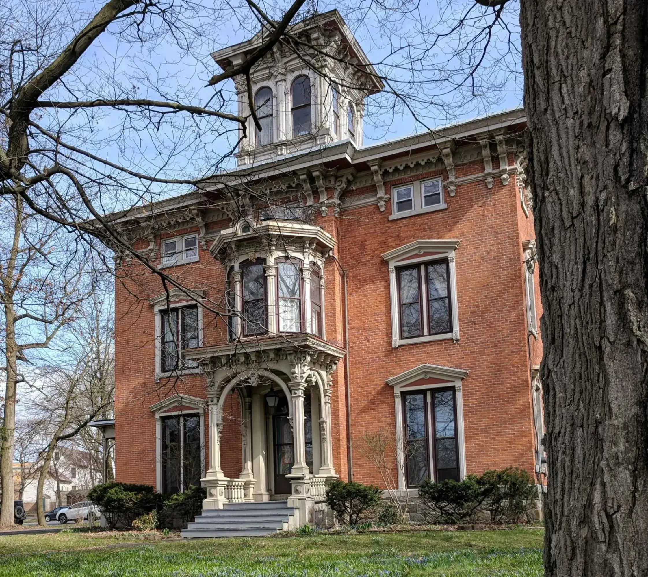 Property Building in Rosemont Inn