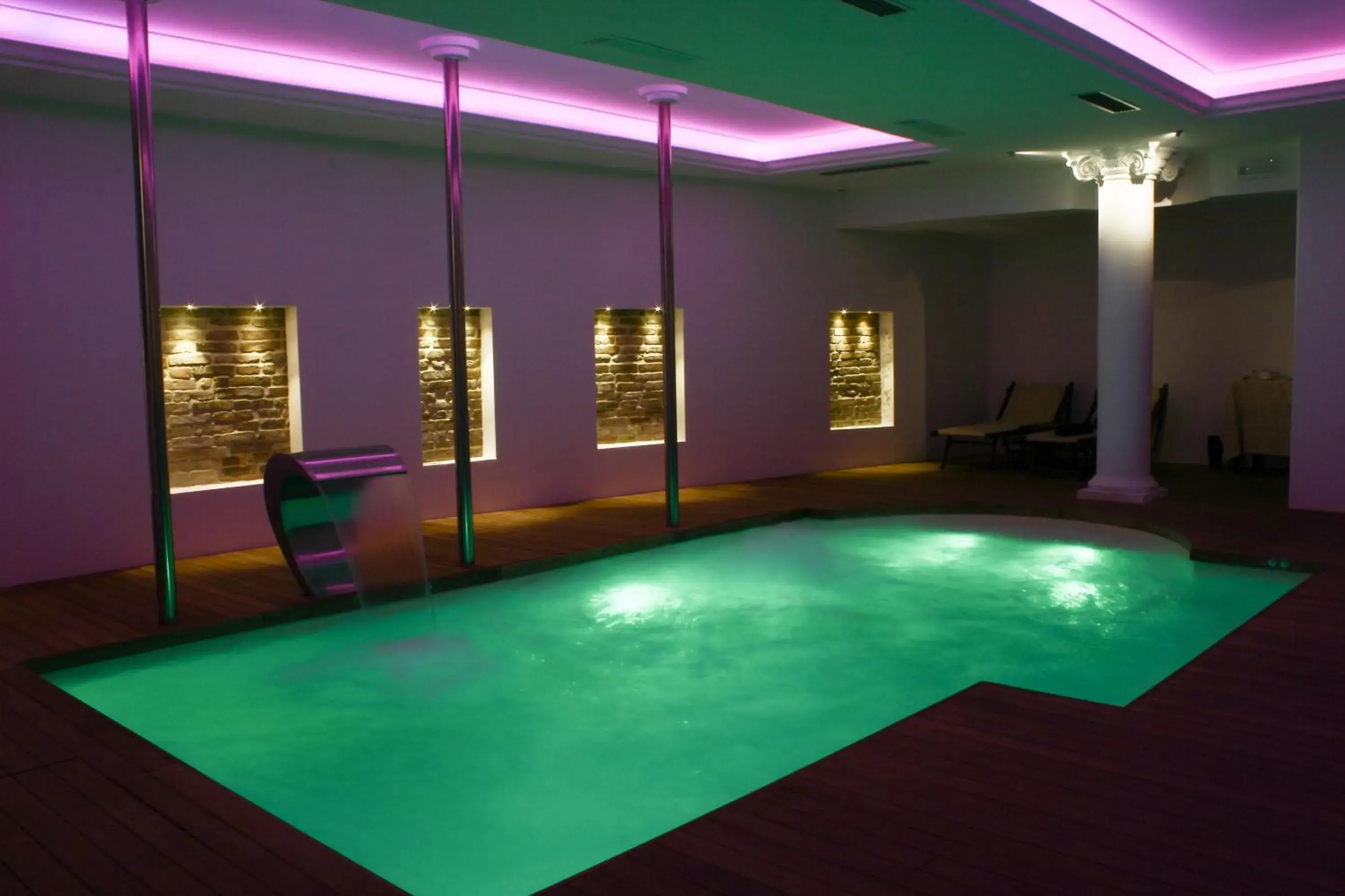 Spa and wellness centre/facilities, Swimming Pool in Hotel Vittoria