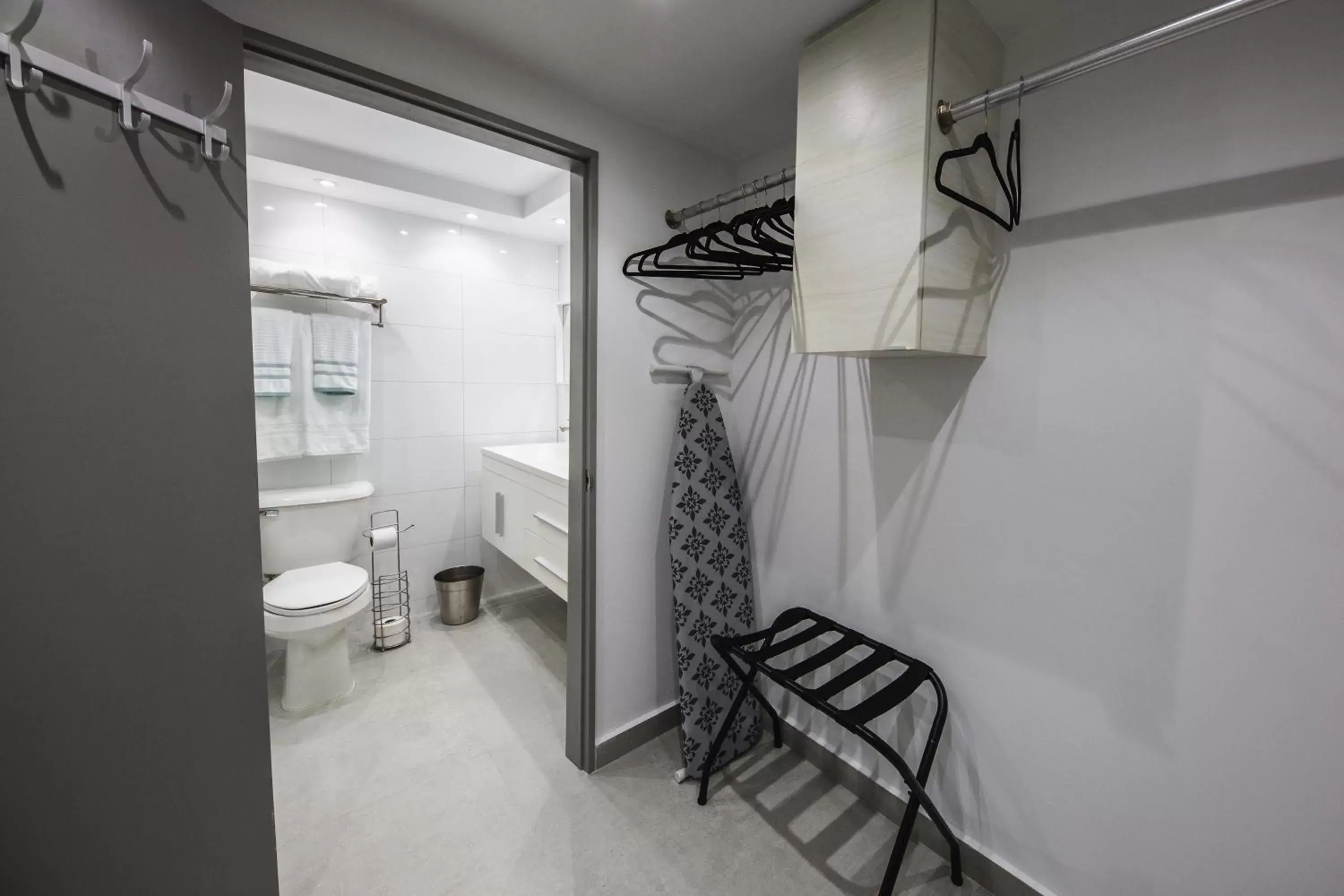 Bathroom in ESJ Towers by Chana