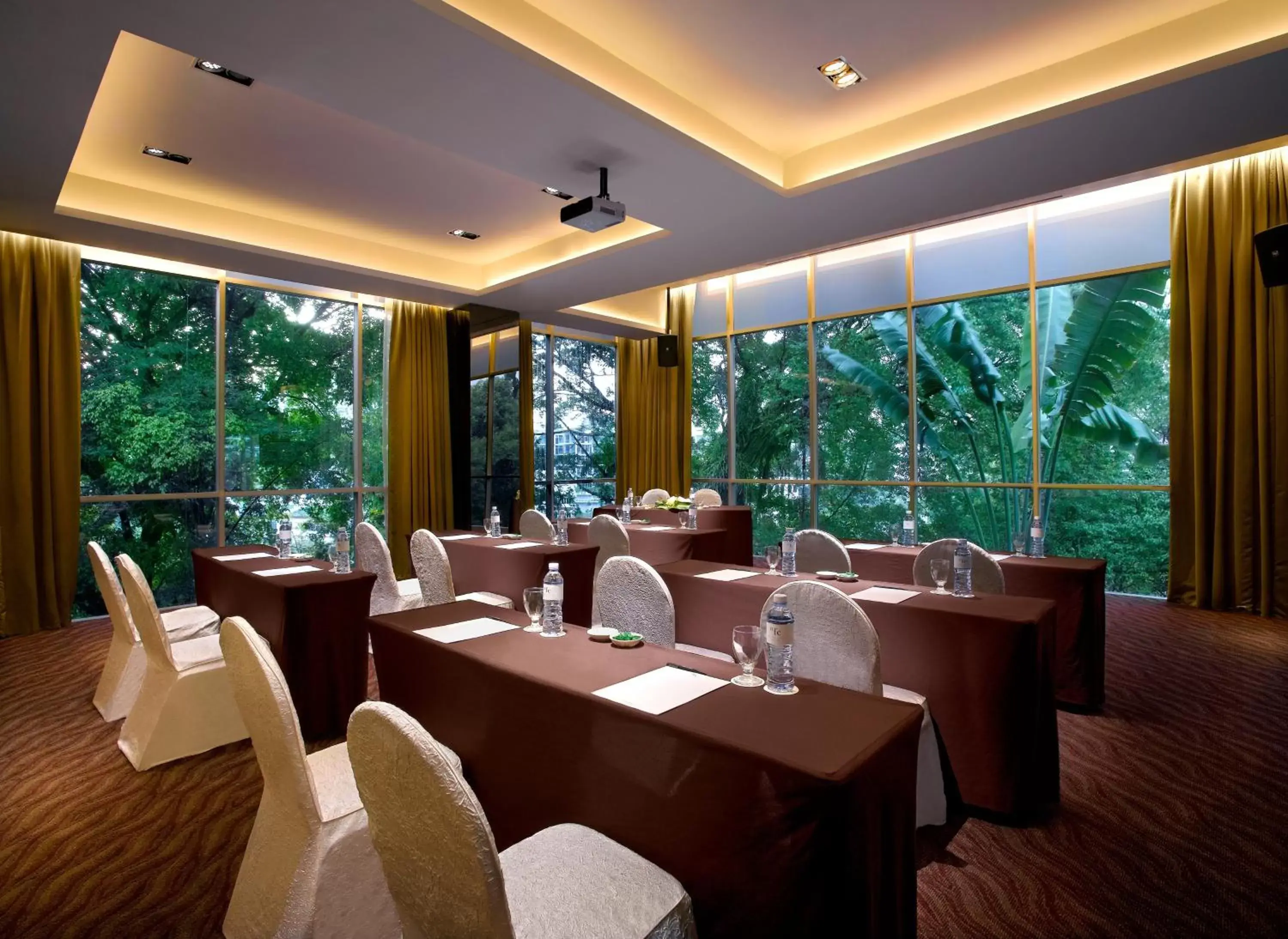 Business facilities, Restaurant/Places to Eat in Hotel Fort Canning